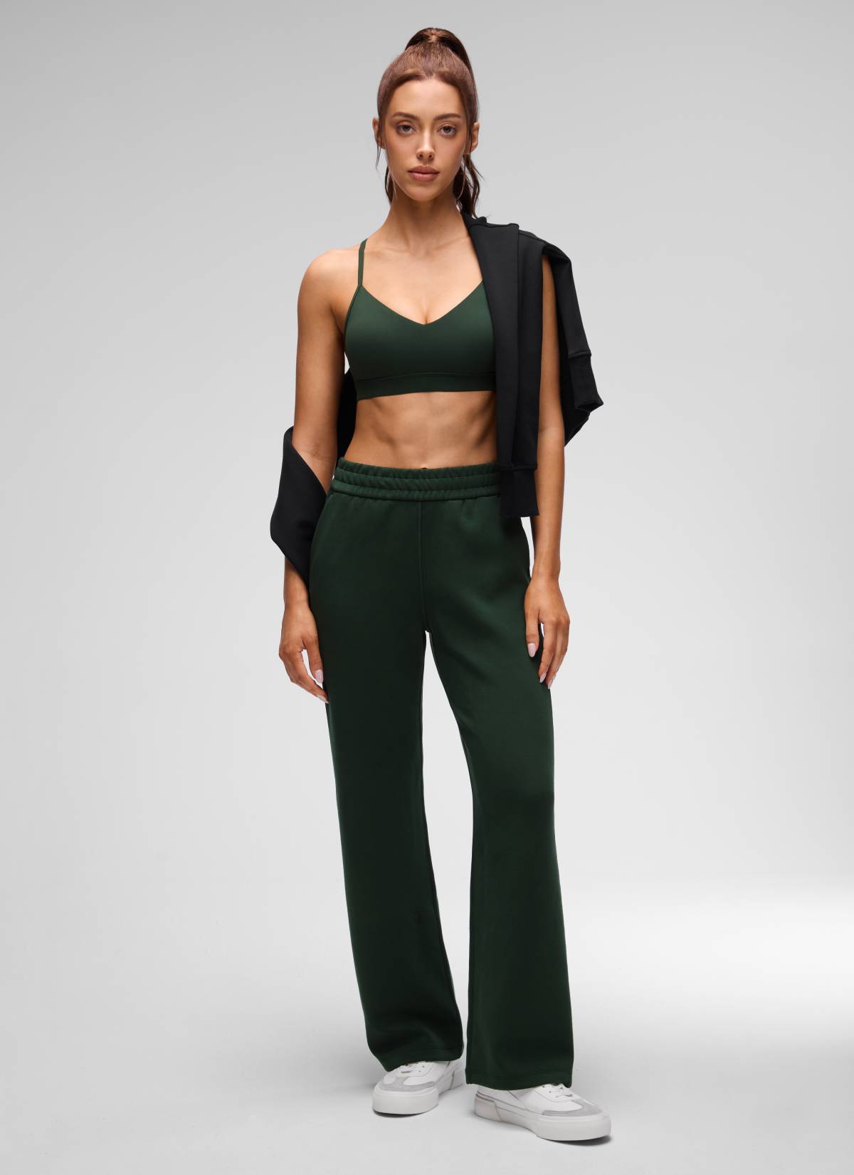 CRZ YOGA Damen Butterluxe V-Ausschnitt Verstellbar Spaghetti Sport BH Legende Grün