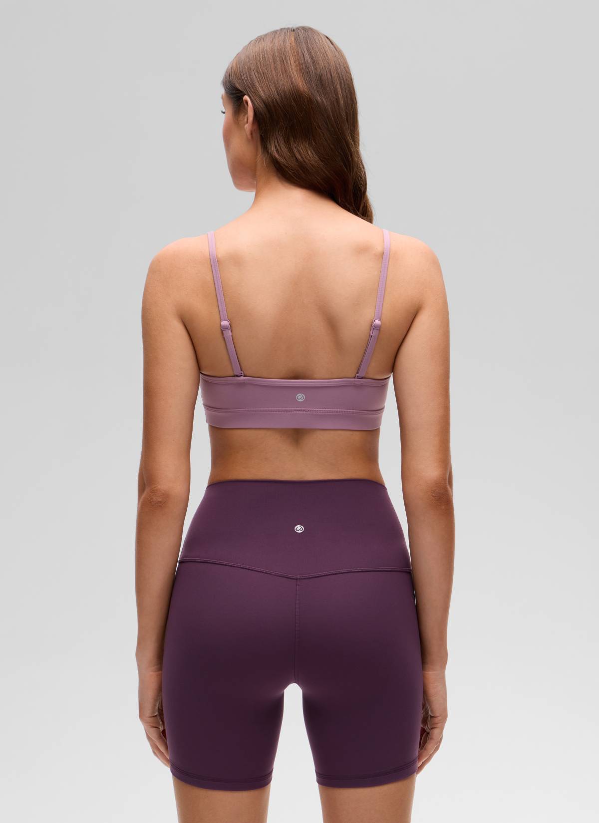 CRZ YOGA Damen Butterluxe V-Ausschnitt Verstellbar Spaghetti Sport BH Lavendel Hell