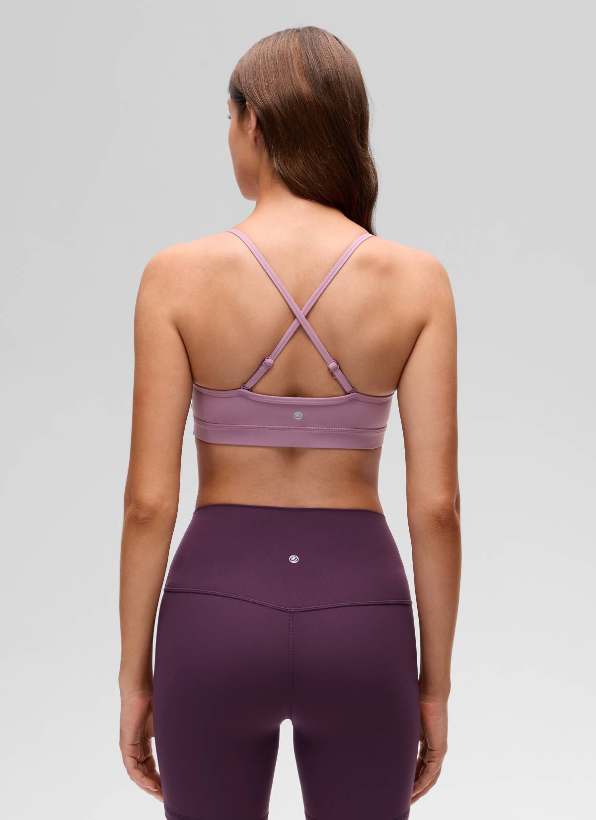 CRZ YOGA Damen Butterluxe V-Ausschnitt Verstellbar Spaghetti Sport BH Lavendel Hell