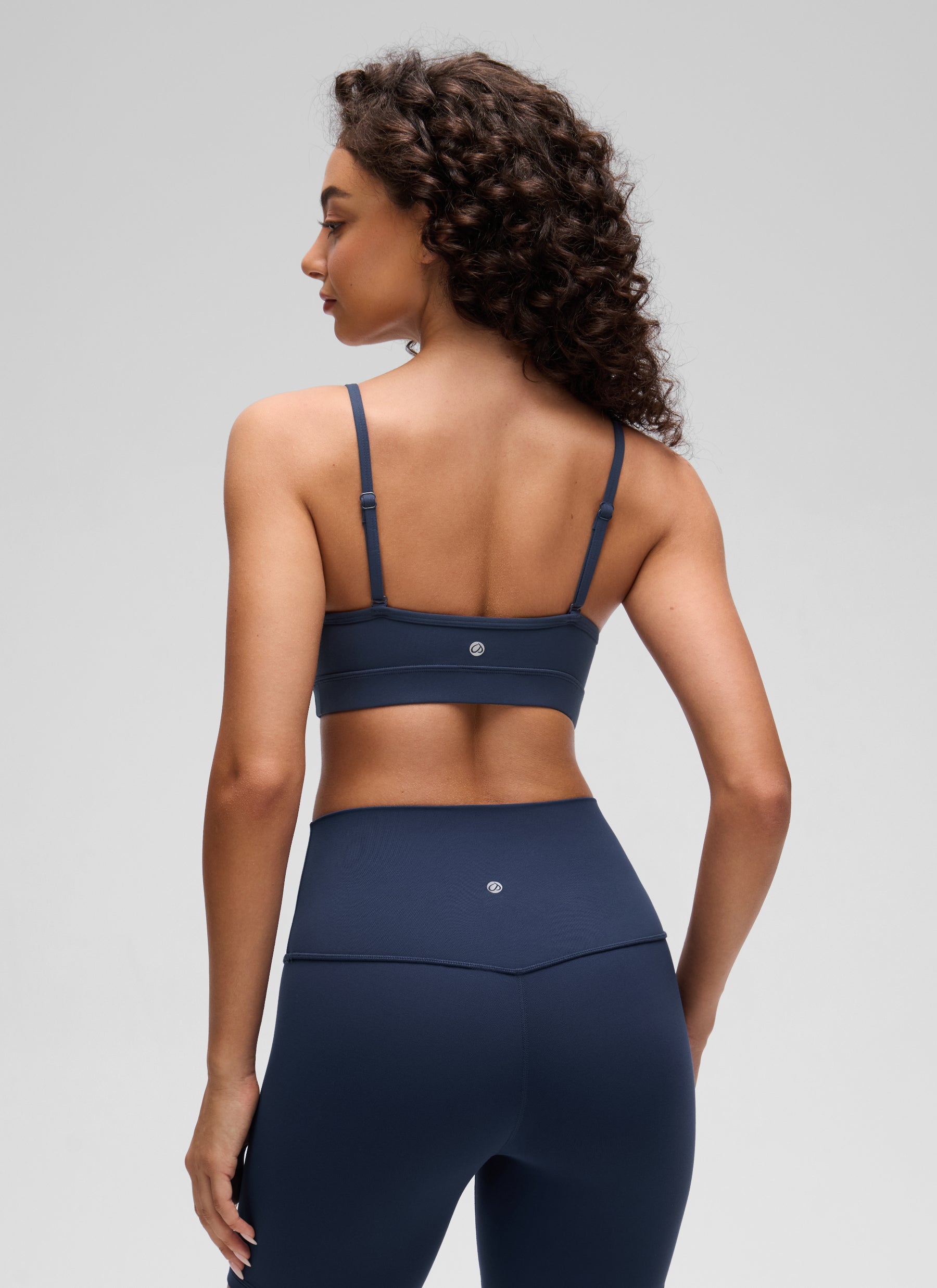 CRZ YOGA Damen Butterluxe V-Ausschnitt Verstellbar Spaghetti Sport BH Club Blau