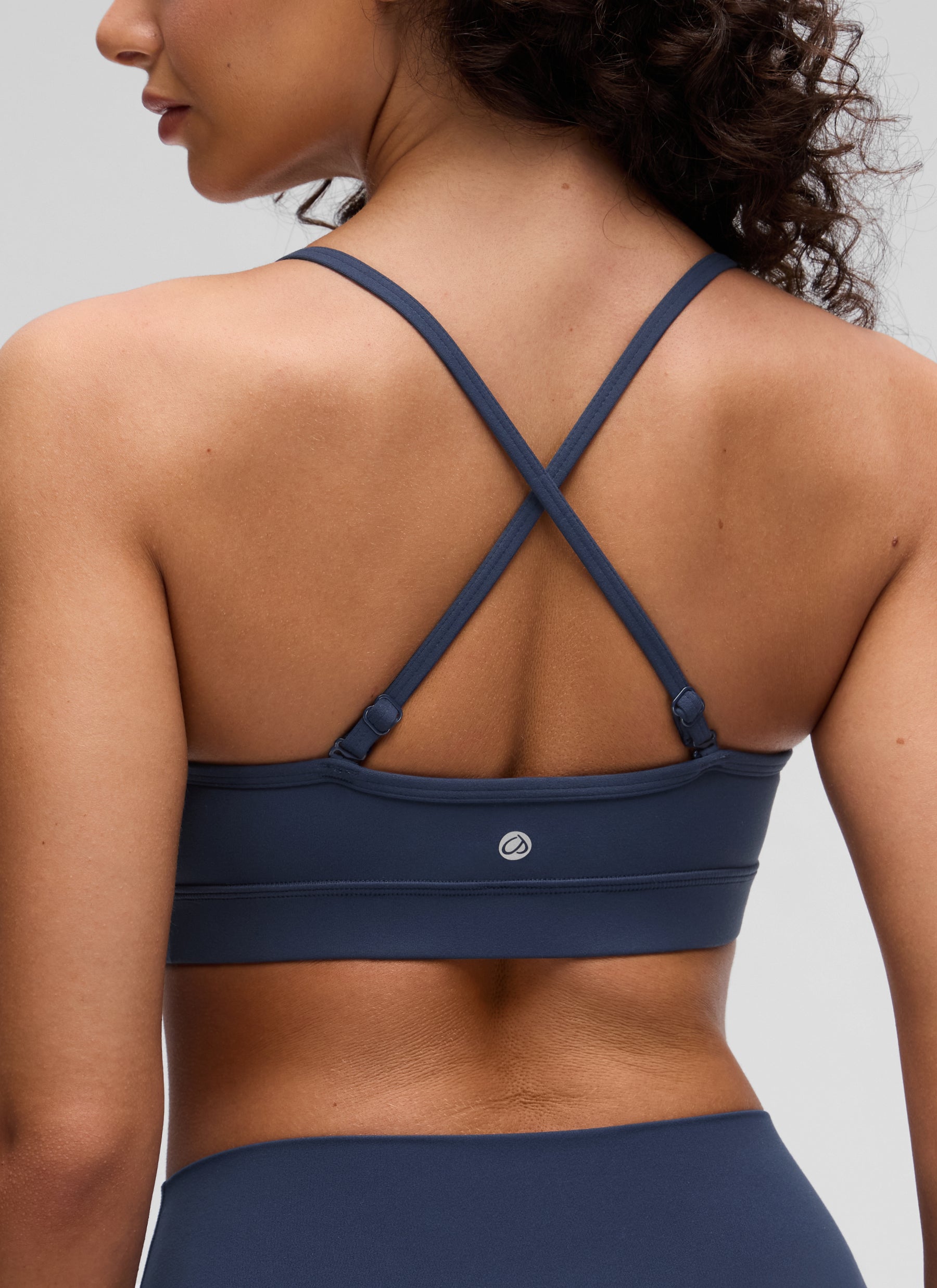 CRZ YOGA Damen Butterluxe V-Ausschnitt Verstellbar Spaghetti Sport BH Club Blau