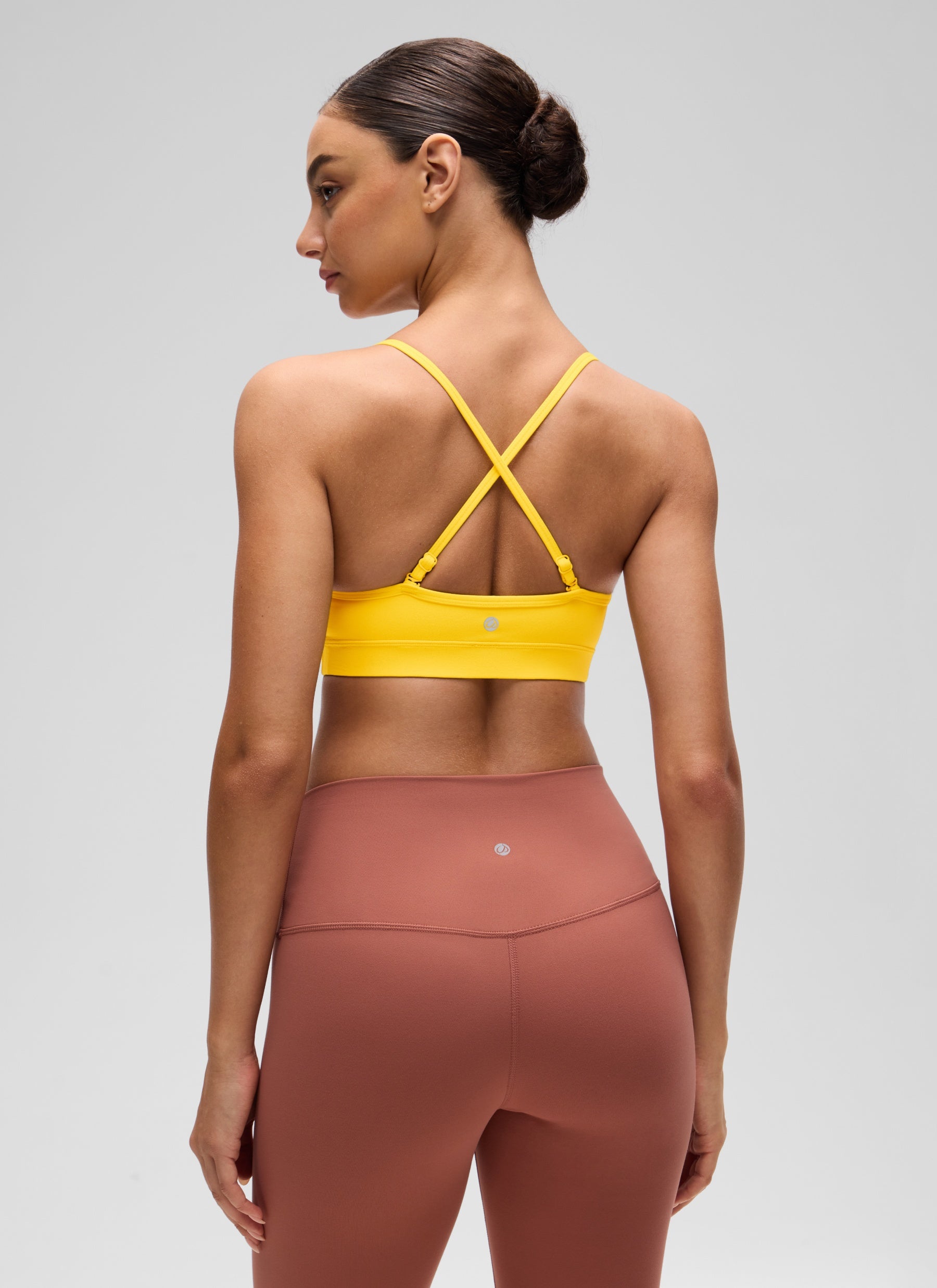 CRZ YOGA Damen Butterluxe V-Ausschnitt Verstellbar Spaghetti Sport BH Gut Sichtbares Gelb