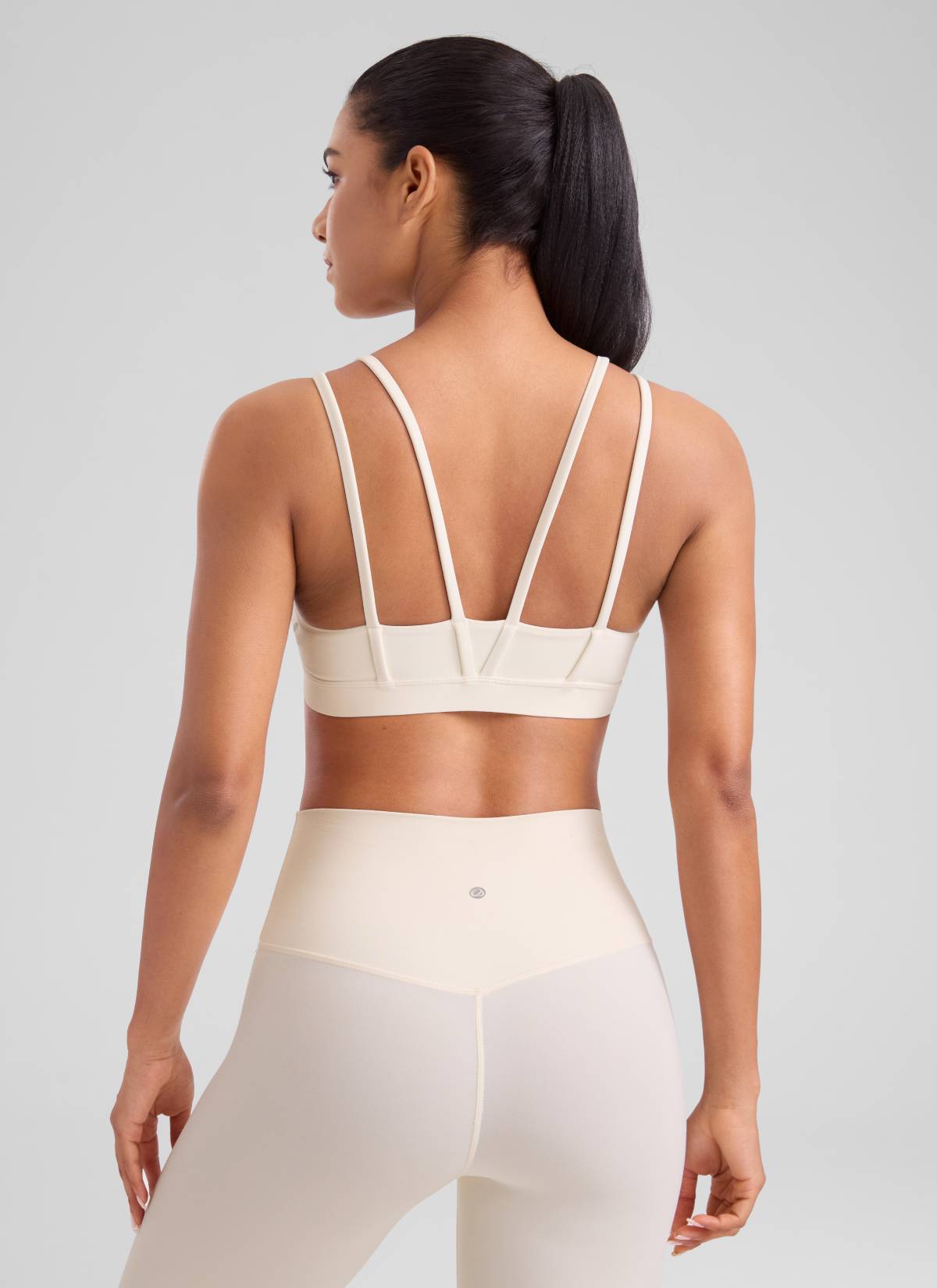 CRZ YOGA Damen Butterluxe V-Ausschnitt Molded Sports Ohne Bügel Weiße Aprikose