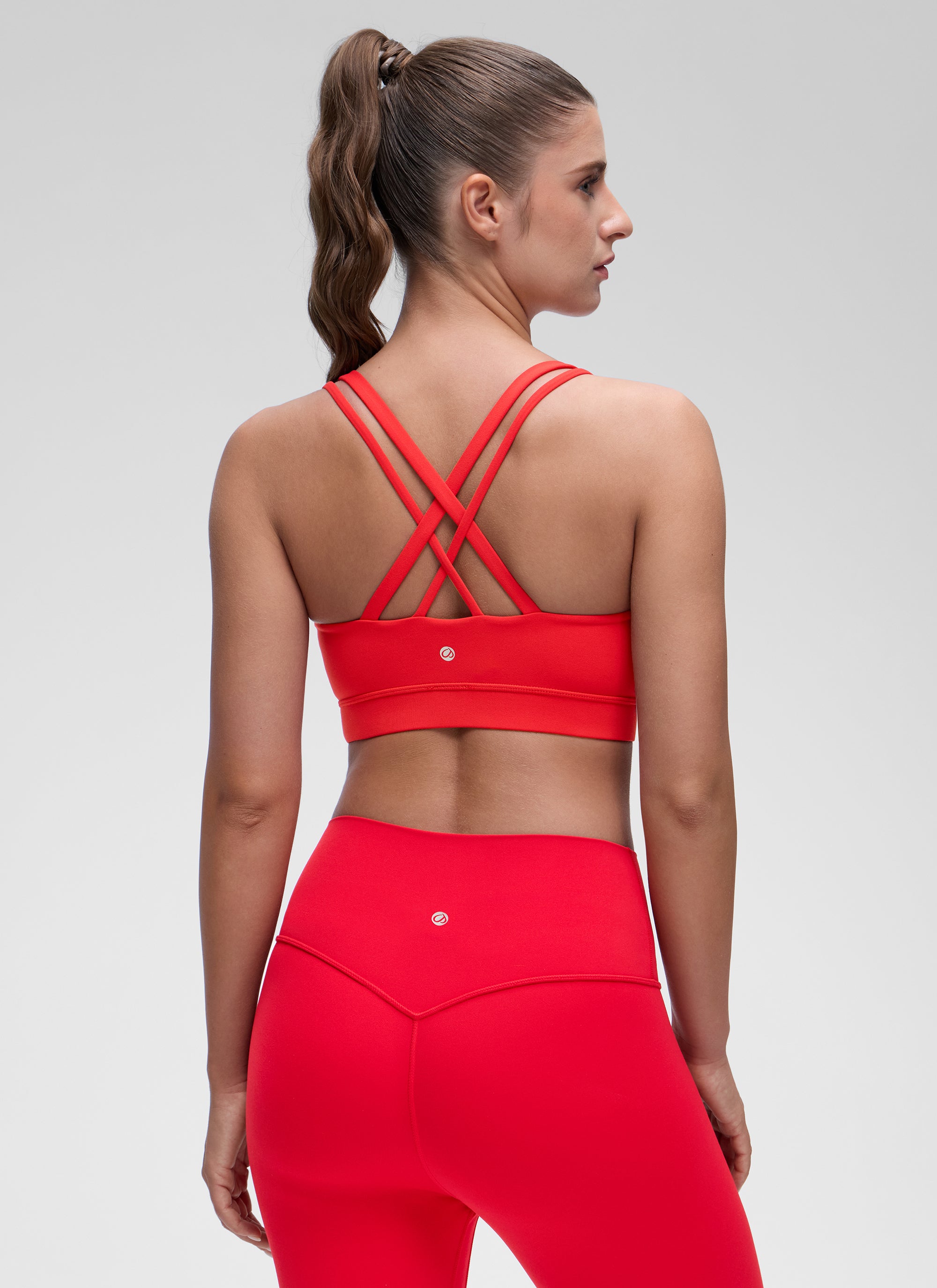CRZ YOGA Damen Butterluxe Softness Mold U-Ausschnitt Sports BH Tiefrot