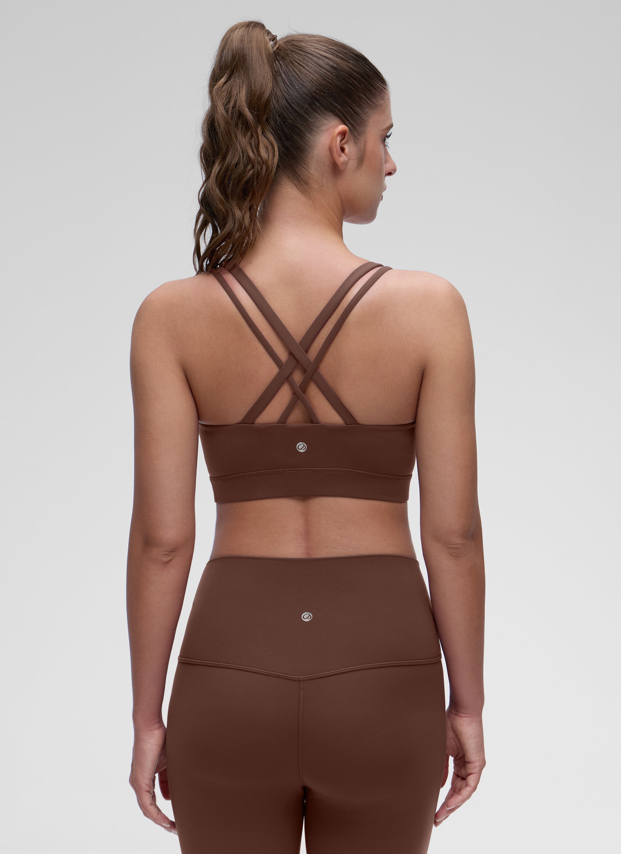 CRZ YOGA Damen Butterluxe Softness Mold U-Ausschnitt Sports BH Kaffeebraun