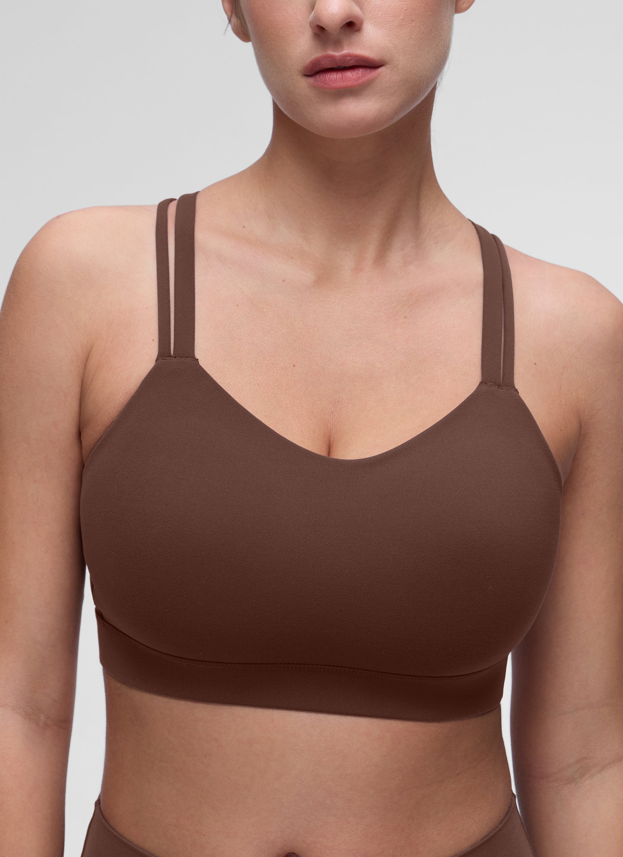 CRZ YOGA Damen Butterluxe Softness Mold U-Ausschnitt Sports BH Kaffeebraun