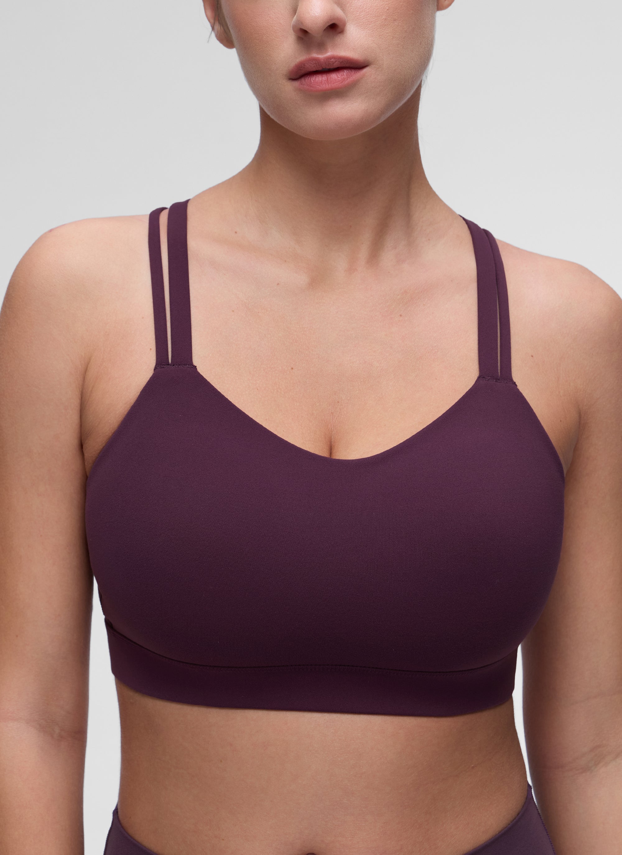 CRZ YOGA Damen Butterluxe Softness Mold U-Ausschnitt Sports BH Dunkellila