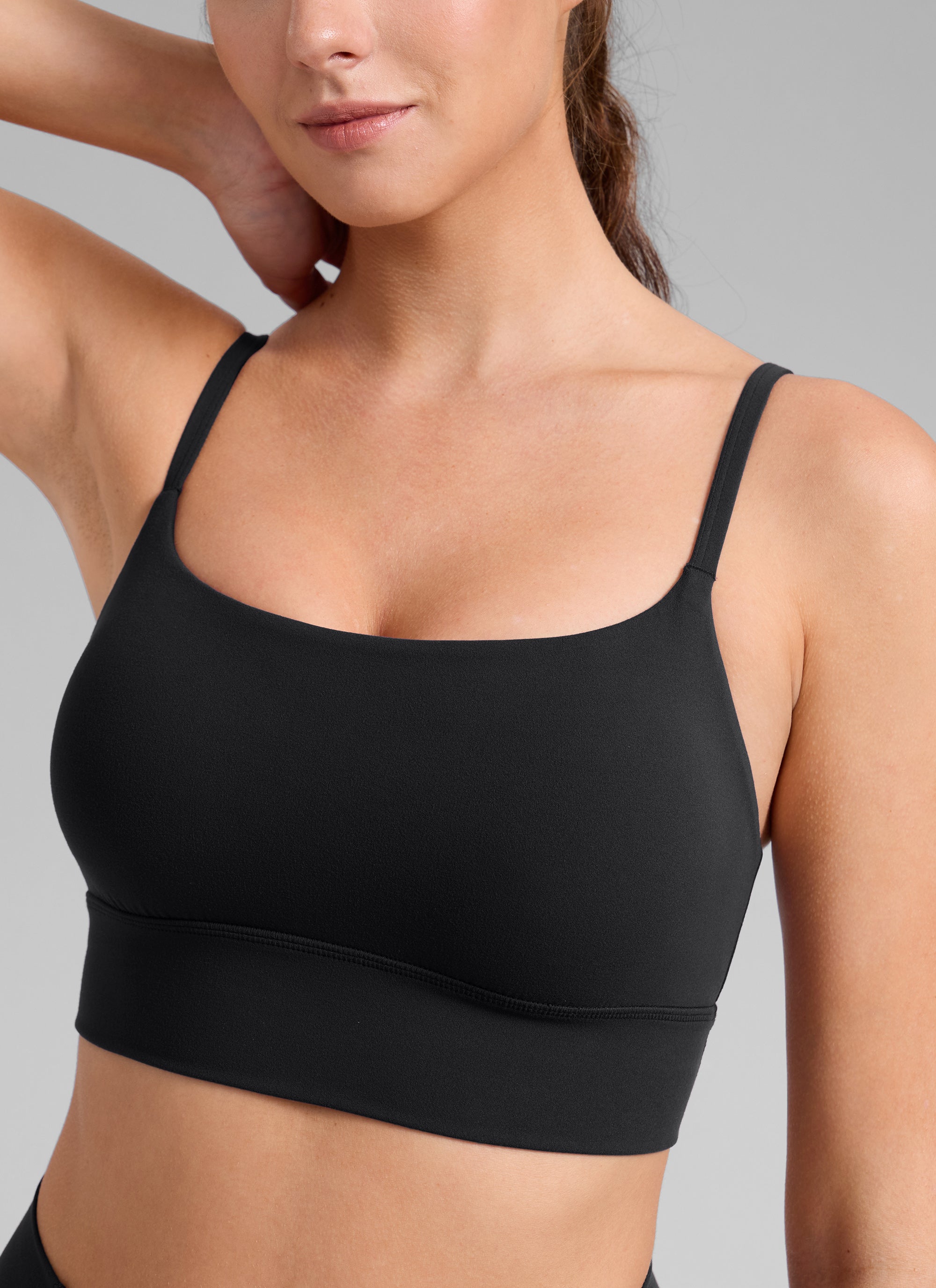 CRZ YOGA Damen Butterlift U-Ausschnitt Langleine Cropped Sports BHs Schwarz