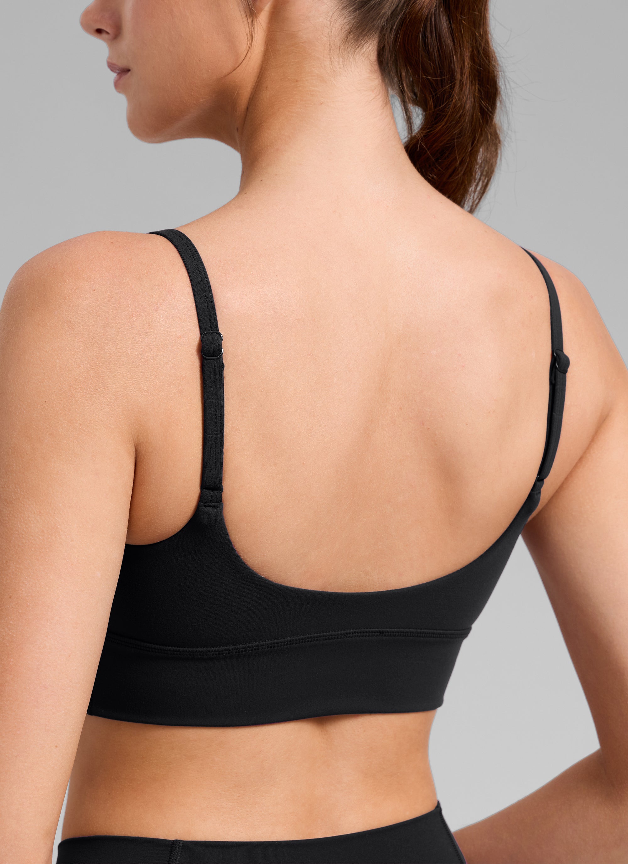 CRZ YOGA Damen Butterlift U-Ausschnitt Langleine Cropped Sports BHs Schwarz