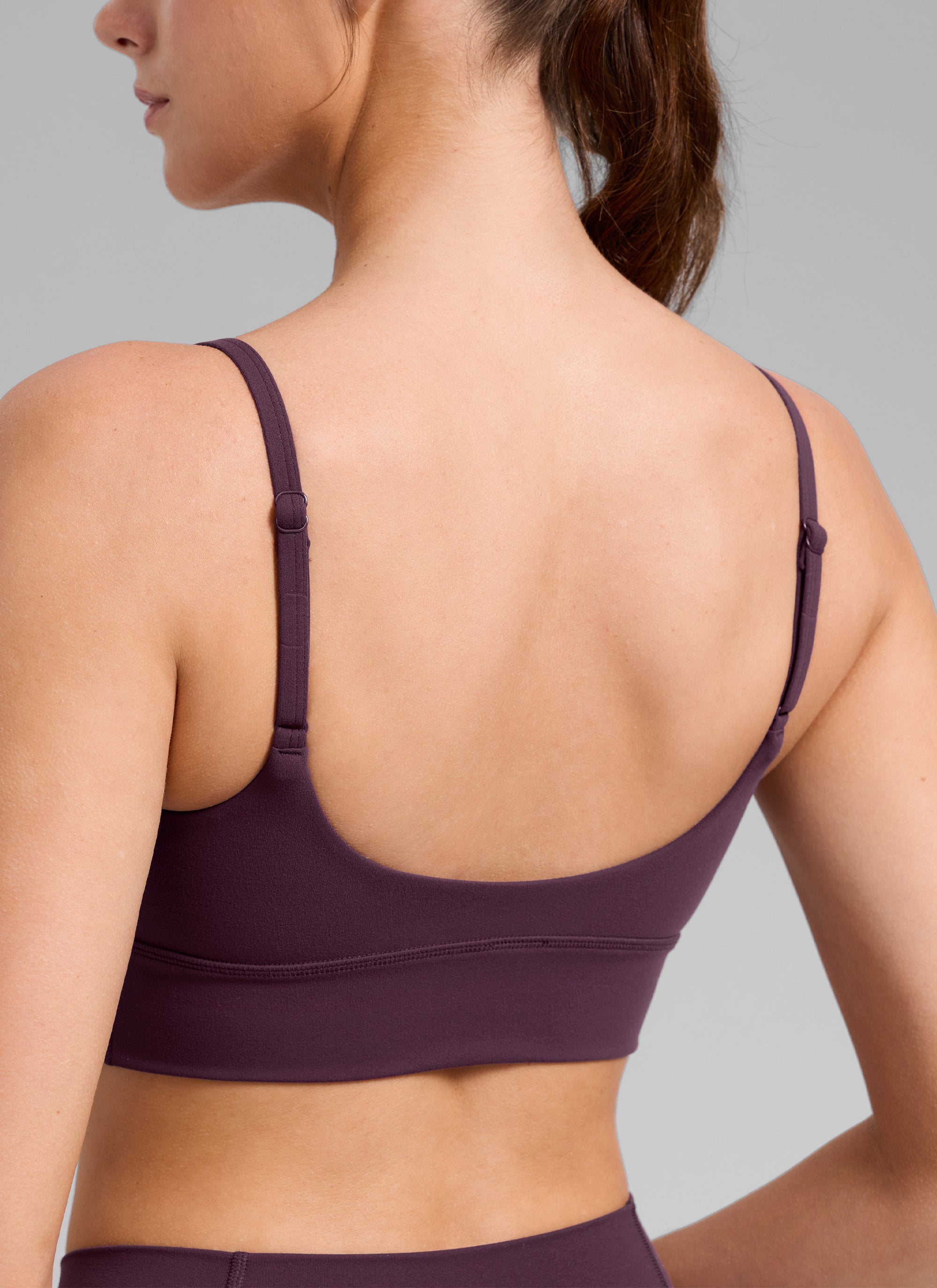 CRZ YOGA Damen Butterlift U-Ausschnitt Langleine Cropped Sports BHs Dunkellila