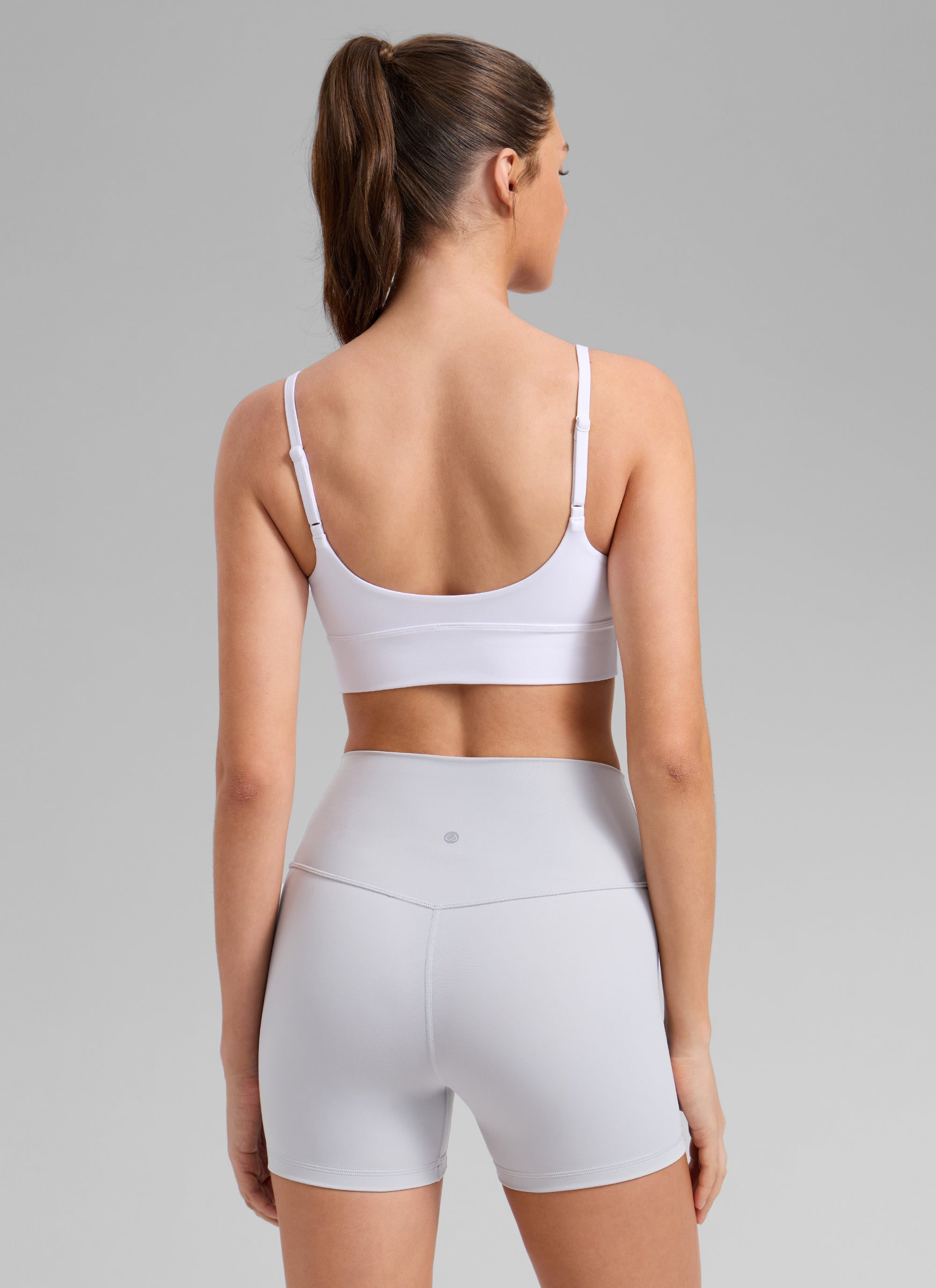 CRZ YOGA Damen Butterlift U-Ausschnitt Langleine Cropped Sports BHs Weiss