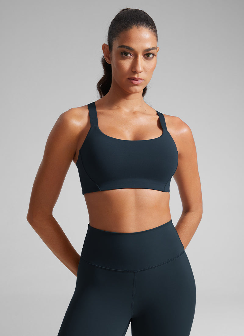 CRZ YOGA Women's Gym Top Butterlift Scoop Neck Bra Adjustable Straps Echte Marine