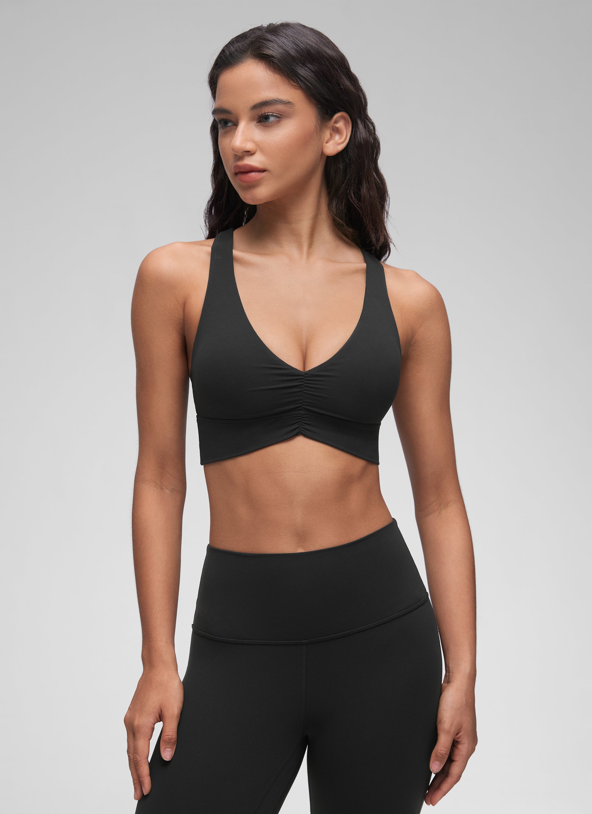 CRZ YOGA Damen Butterluxe Gerüscht V-Ausschnitt Longline Sports BH Schwarz