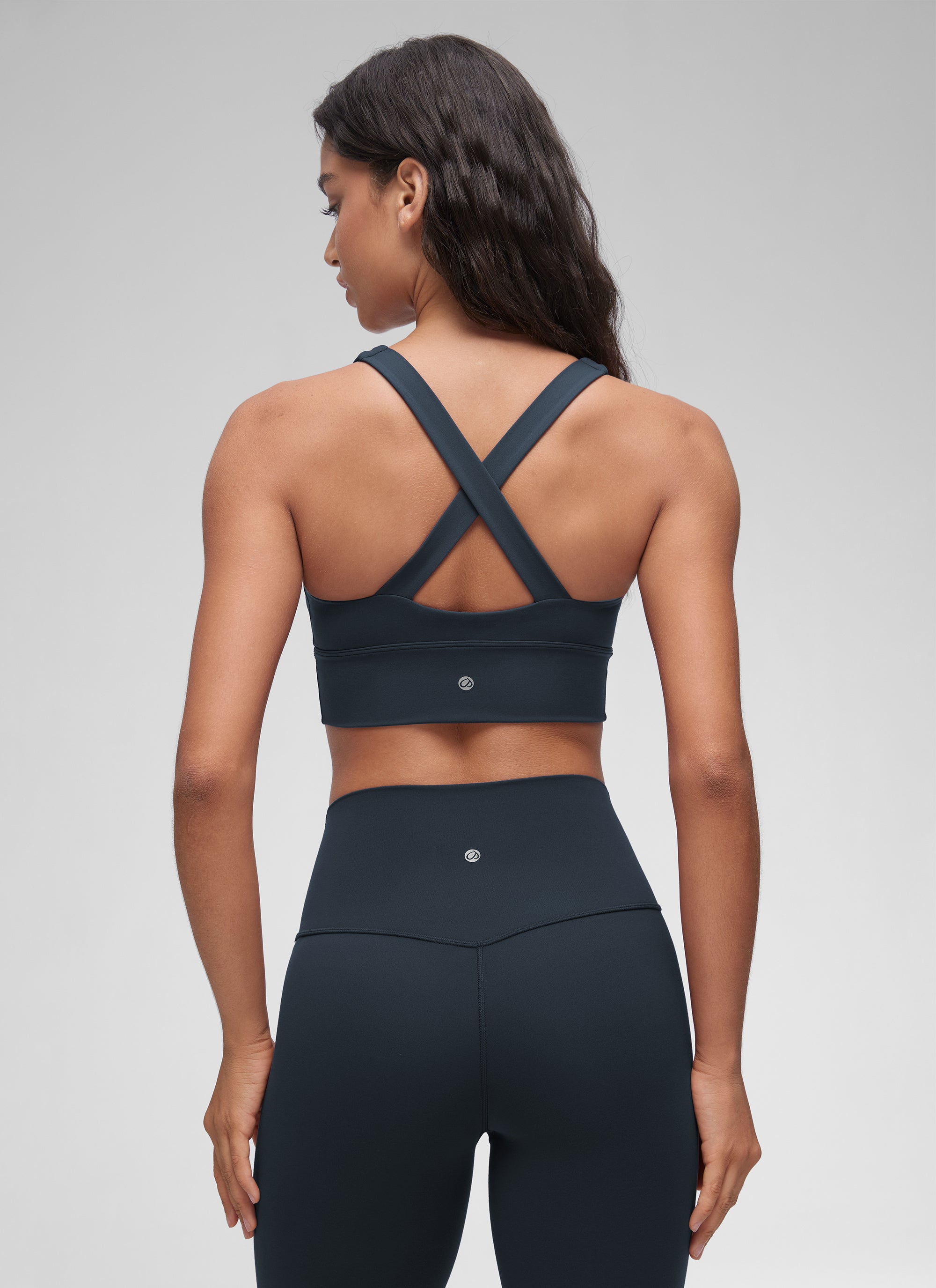 CRZ YOGA Damen Butterluxe Gerüscht V-Ausschnitt Longline Sports BH Echte Marine