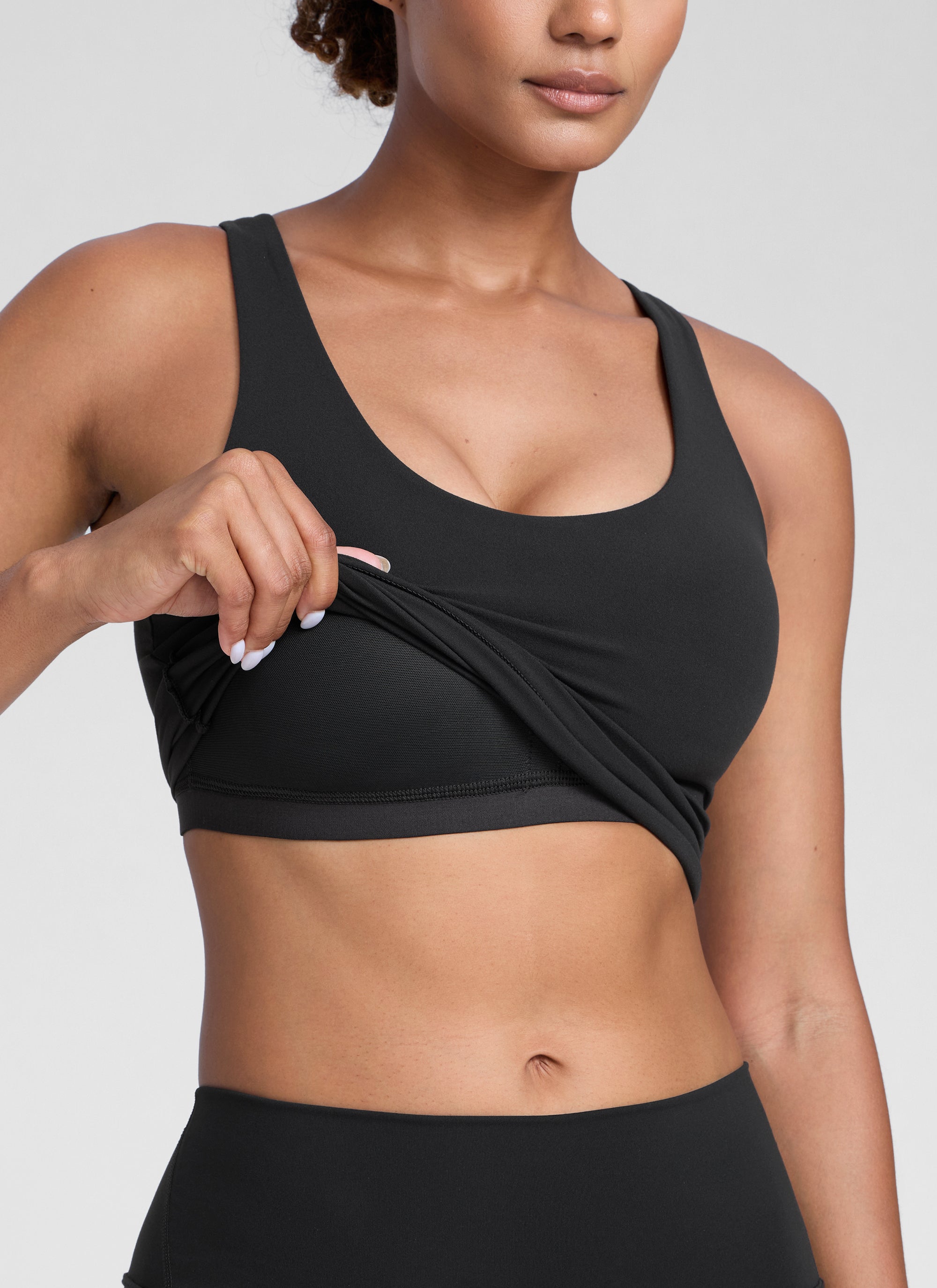 CRZ YOGA Womens Butterlift Racerback U Neck Yoga Built in Bra Tank Schwarz