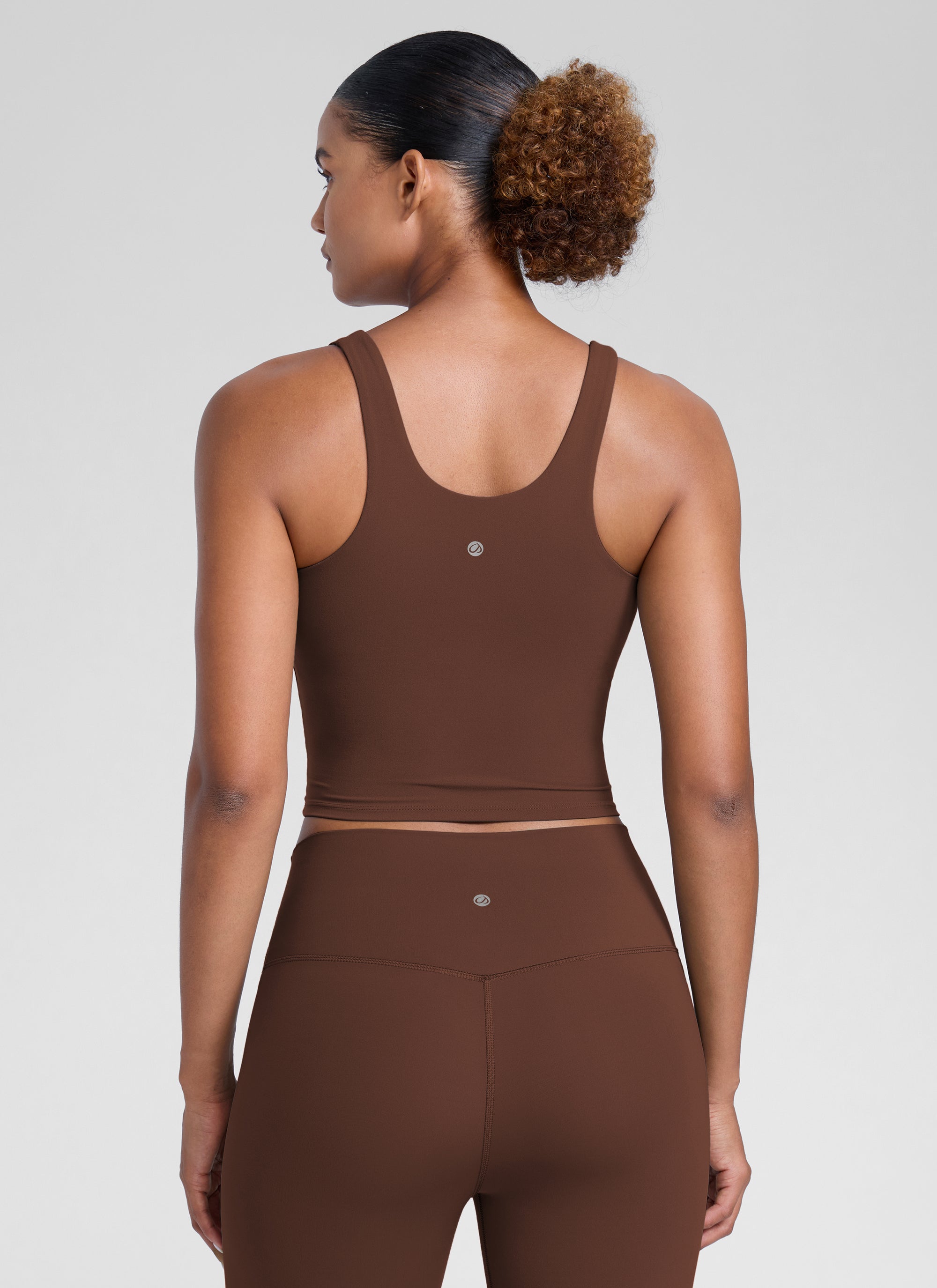 CRZ YOGA Womens Butterlift Racerback U Neck Yoga Built in Bra Tank Kaffeebraun