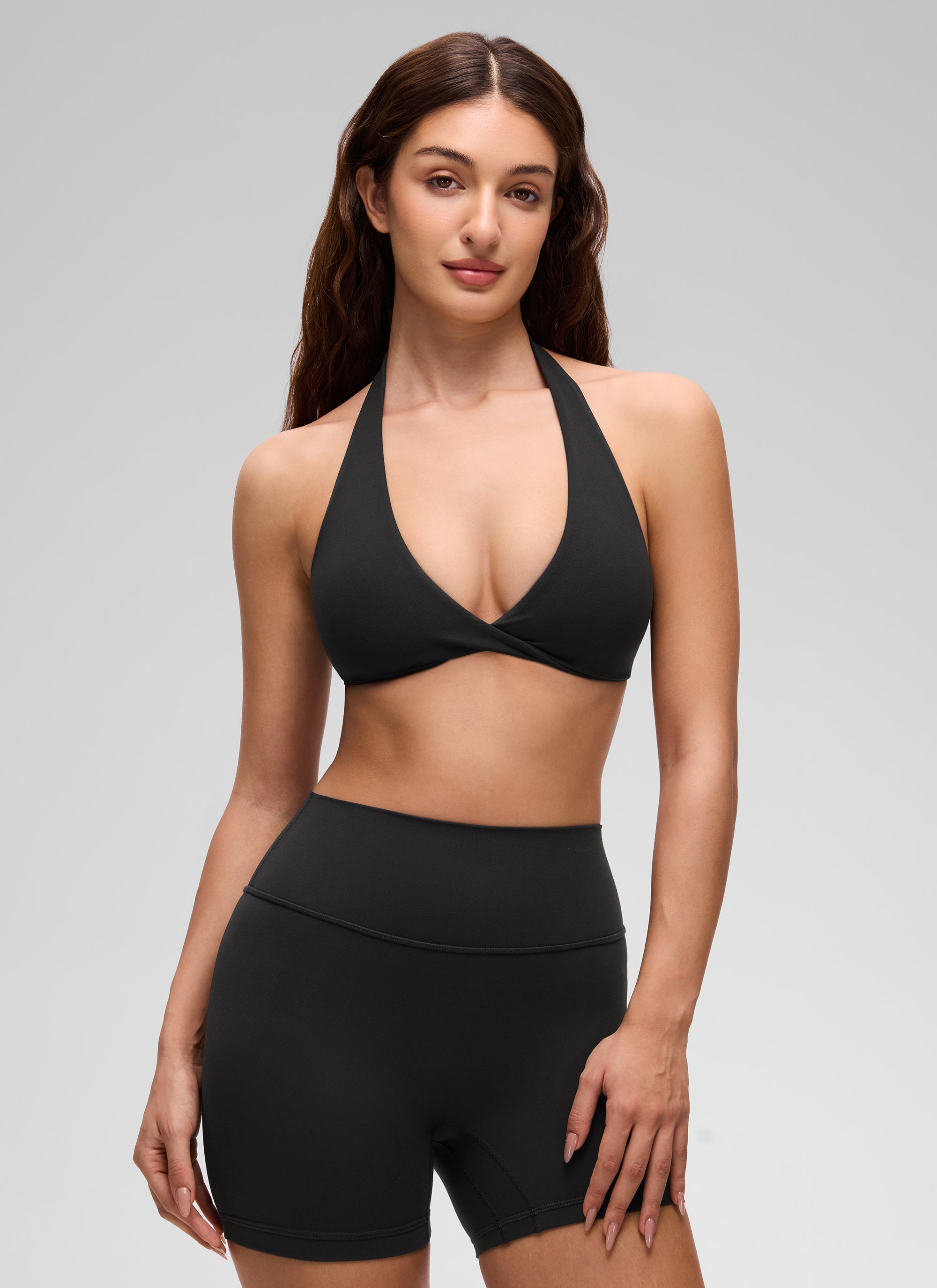 CRZ YOGA Damen Butterluxe Tiefer V-Ausschnitt Twist Halfter Sports BH Schwarz