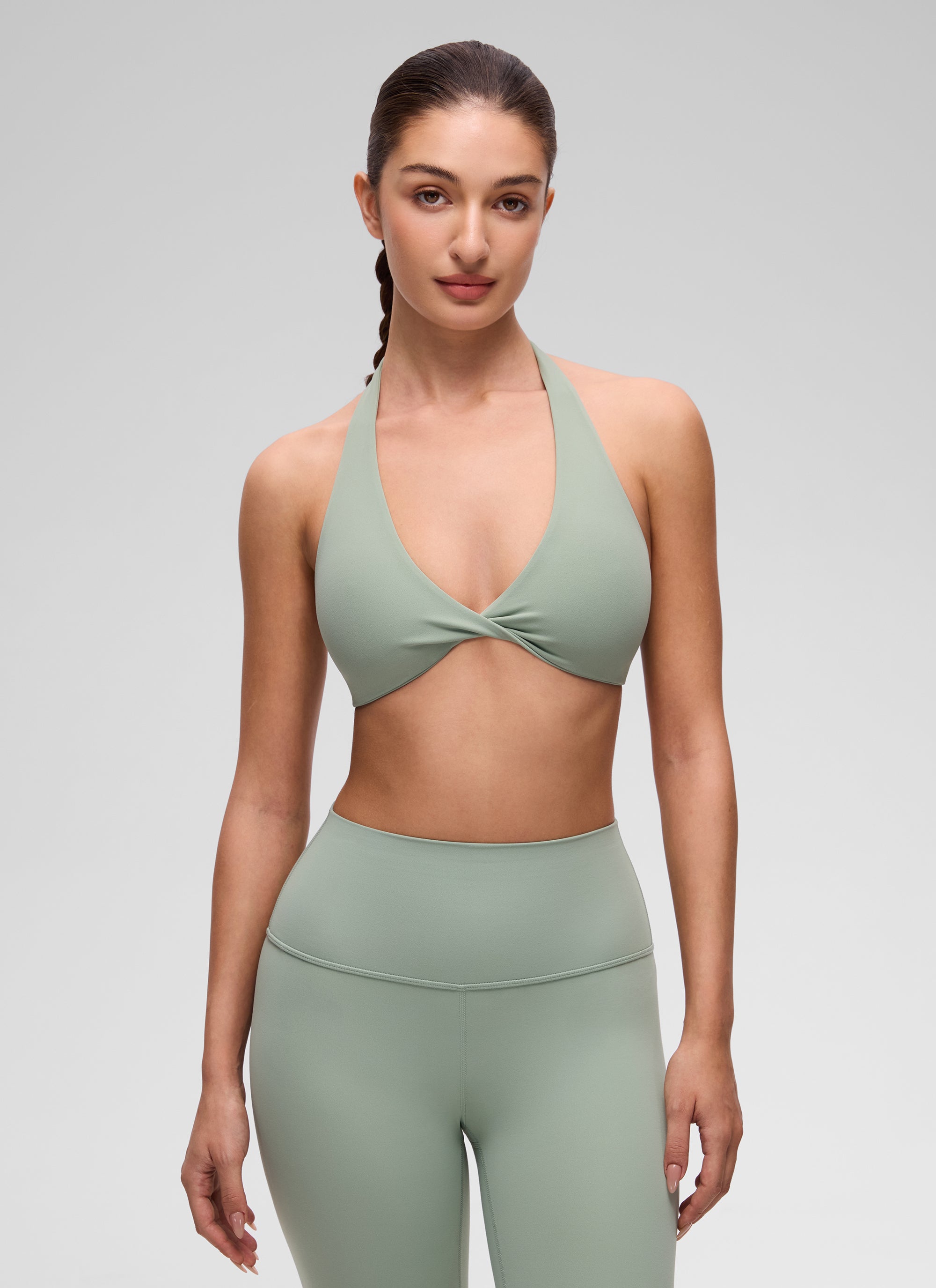 CRZ YOGA Damen Butterluxe Tiefer V-Ausschnitt Twist Halfter Sports BH Grüner Palmenhof