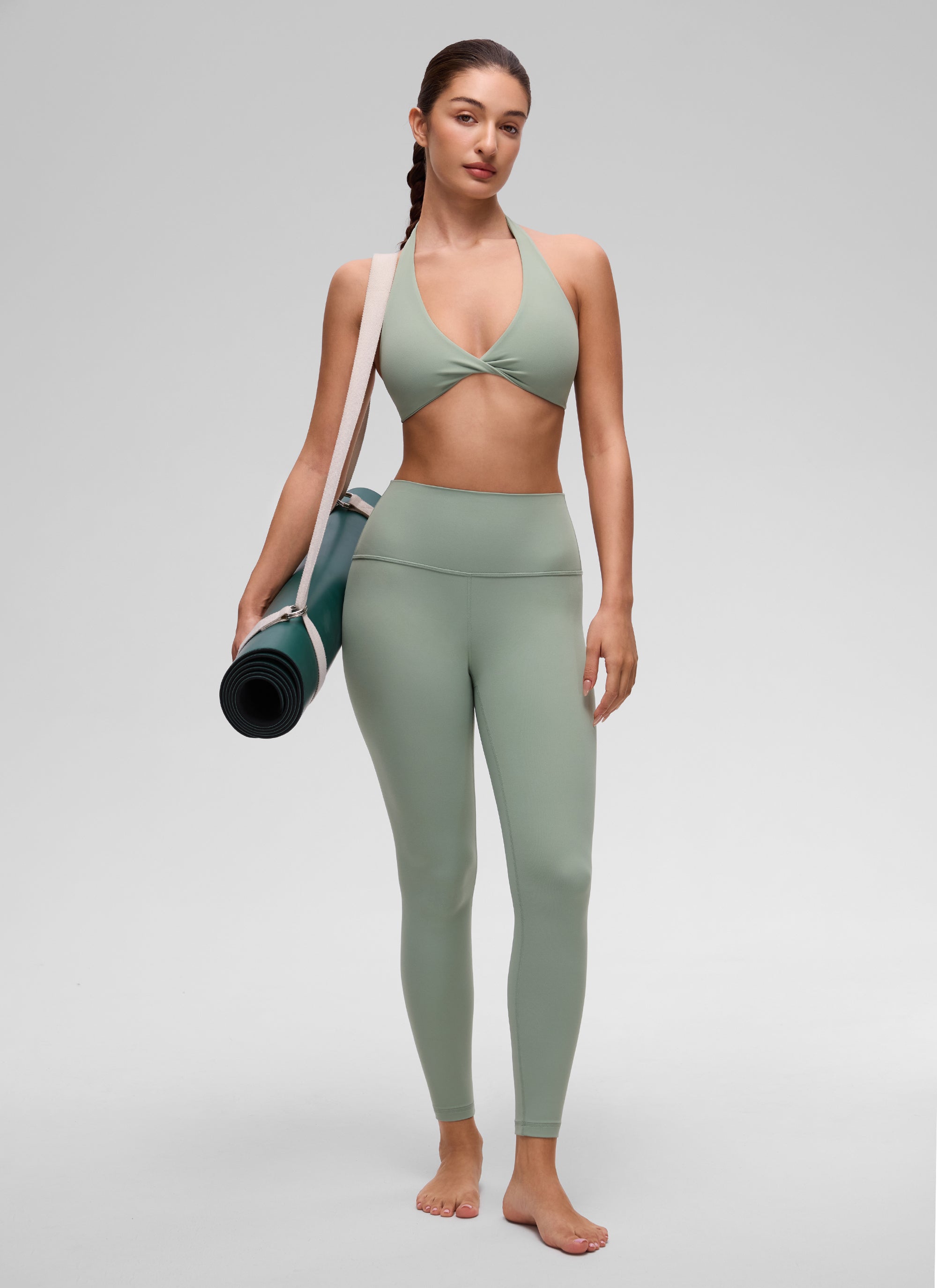 CRZ YOGA Damen Butterluxe Tiefer V-Ausschnitt Twist Halfter Sports BH Grüner Palmenhof