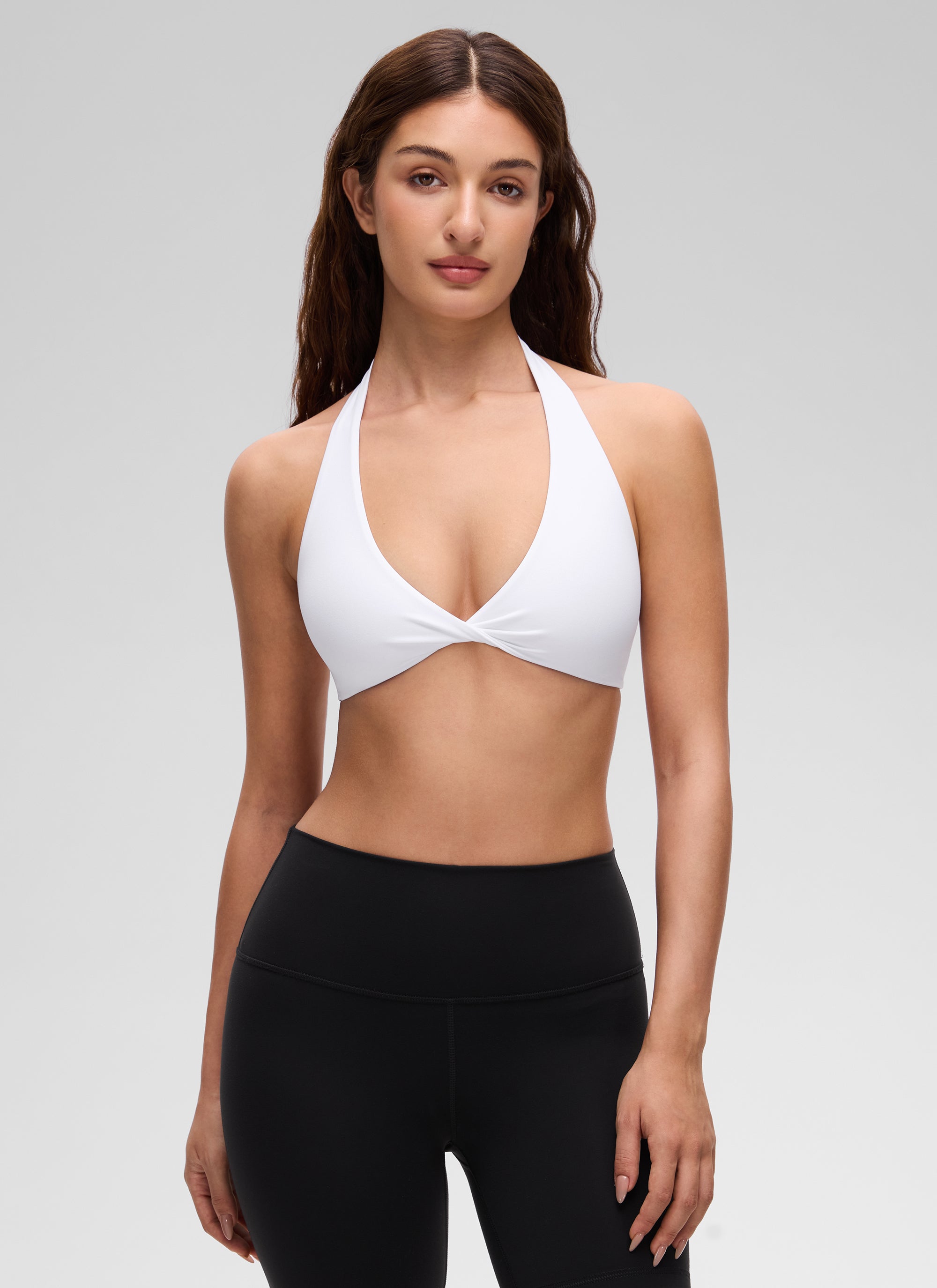 CRZ YOGA Damen Butterluxe Tiefer V-Ausschnitt Twist Halfter Sports BH Weiss