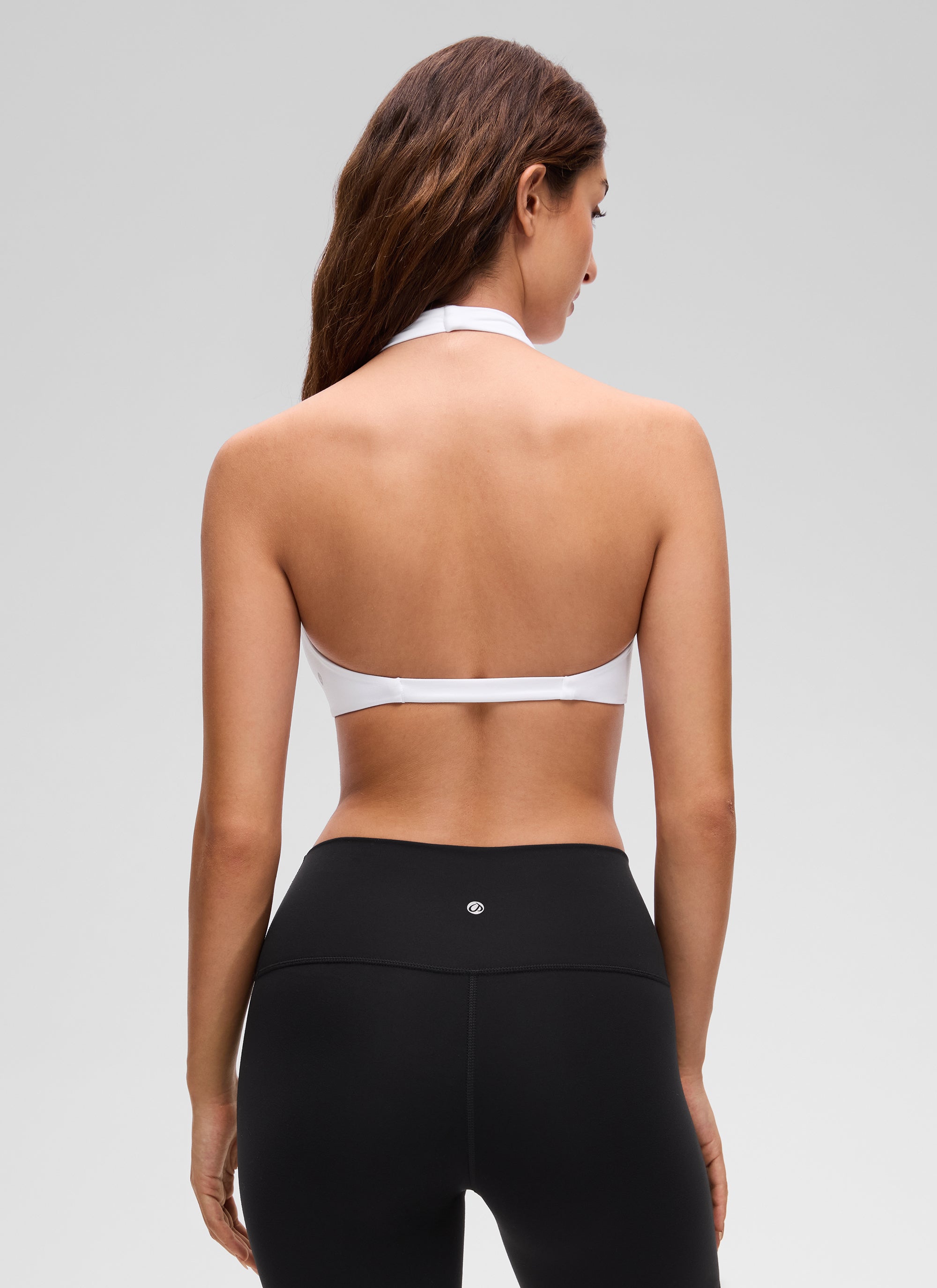 CRZ YOGA Damen Butterluxe Tiefer V-Ausschnitt Twist Halfter Sports BH Weiss