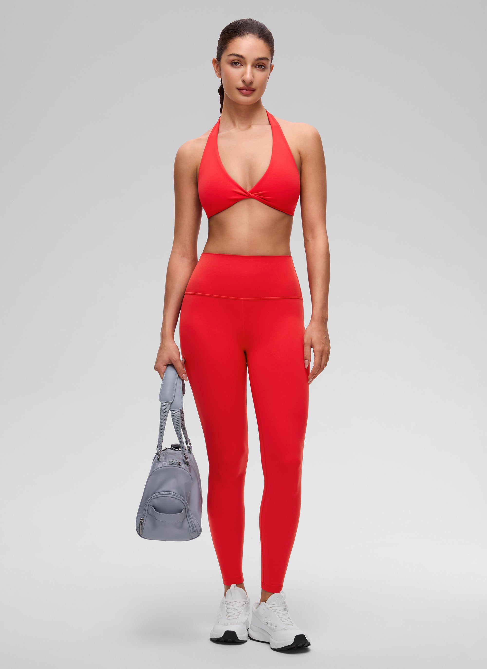 CRZ YOGA Damen Butterluxe Tiefer V-Ausschnitt Twist Halfter Sports BH Tiefrot