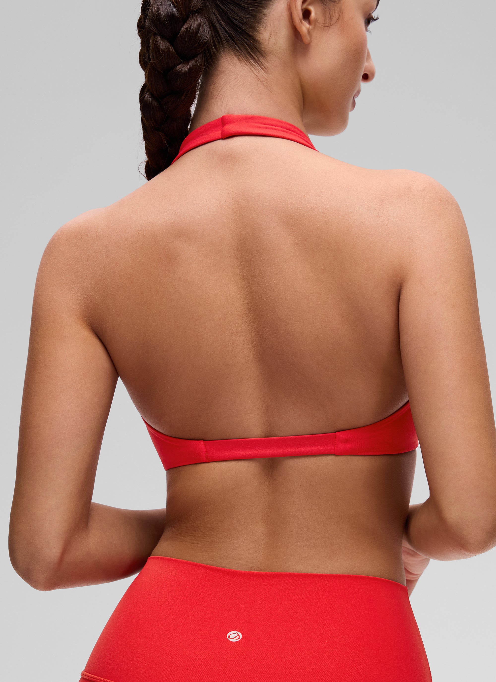 CRZ YOGA Damen Butterluxe Tiefer V-Ausschnitt Twist Halfter Sports BH Tiefrot