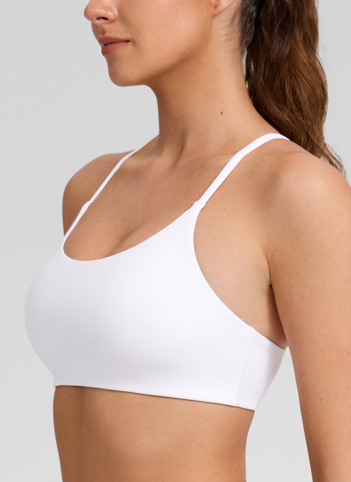 CRZ YOGA Damen Butterlift Doppelt Gefüttert V-Rücken Sports BHs Weiss @model_info:Gelya