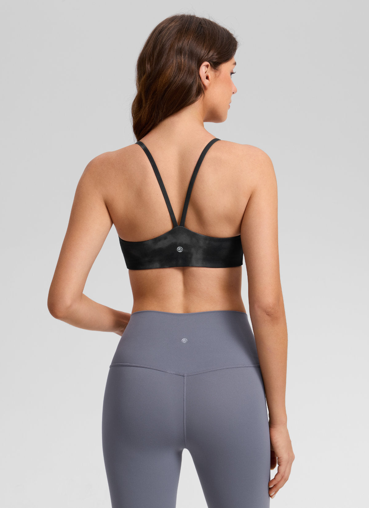 CRZ YOGA Damen Butterlift Doppelt Gefüttert V-Rücken Sports BHs Grau Tie Dye Blumen