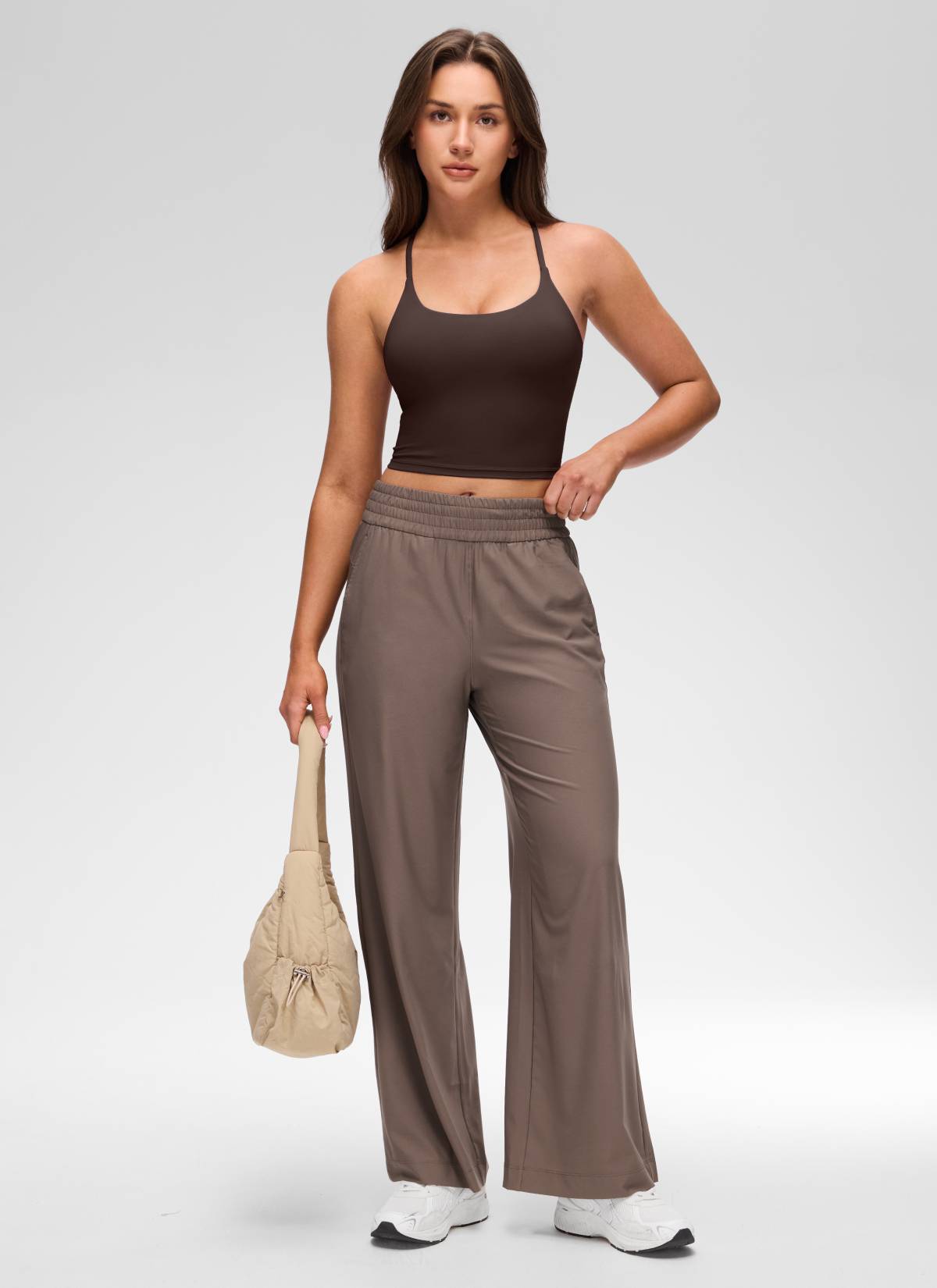 CRZ YOGA Damen Butterluxe Verdrehter Rücken Crop Longline Tanktops Heißes Fudge-Brown