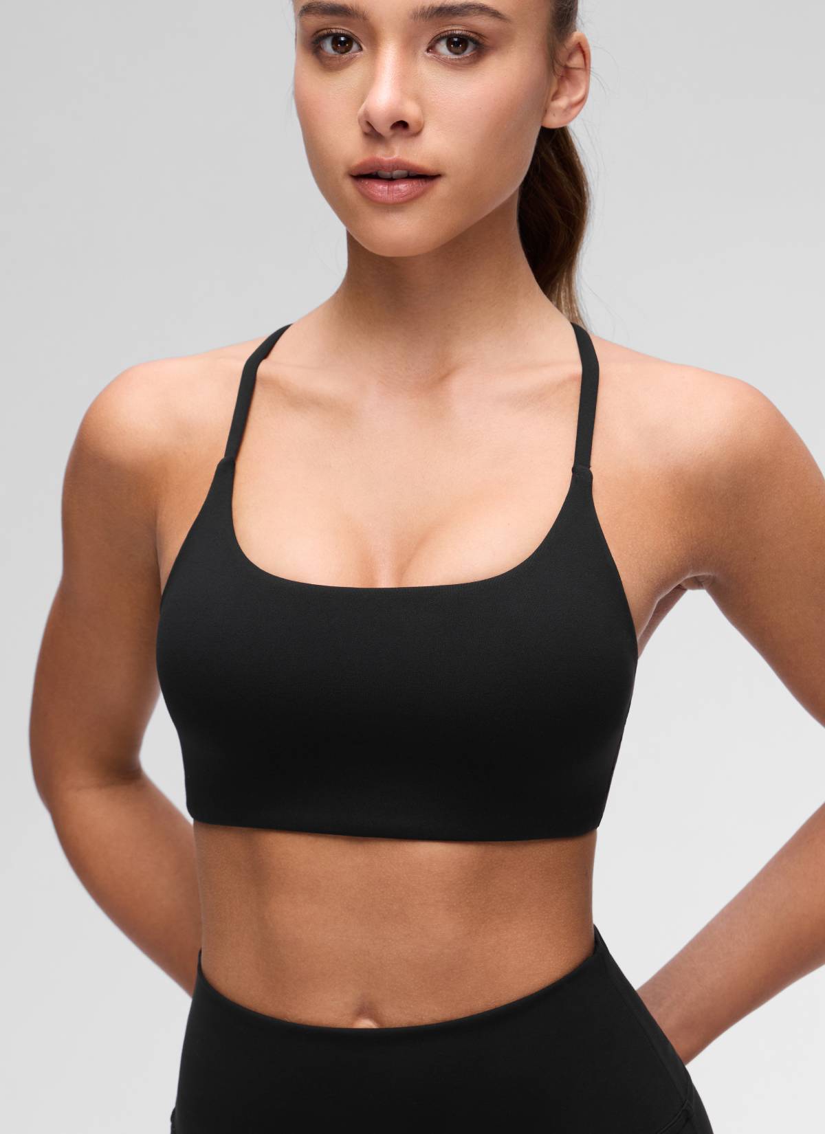 CRZ YOGA Damen Butterluxe Verdrehter Criss-Cross-Rücken Sports BHs Schwarz