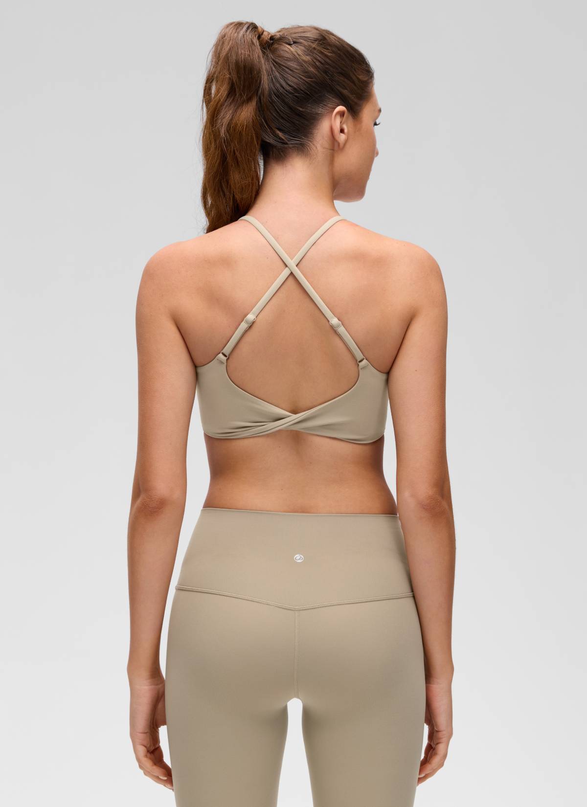 CRZ YOGA Damen Butterluxe Verdrehter Criss-Cross-Rücken Sports BHs Eiche
