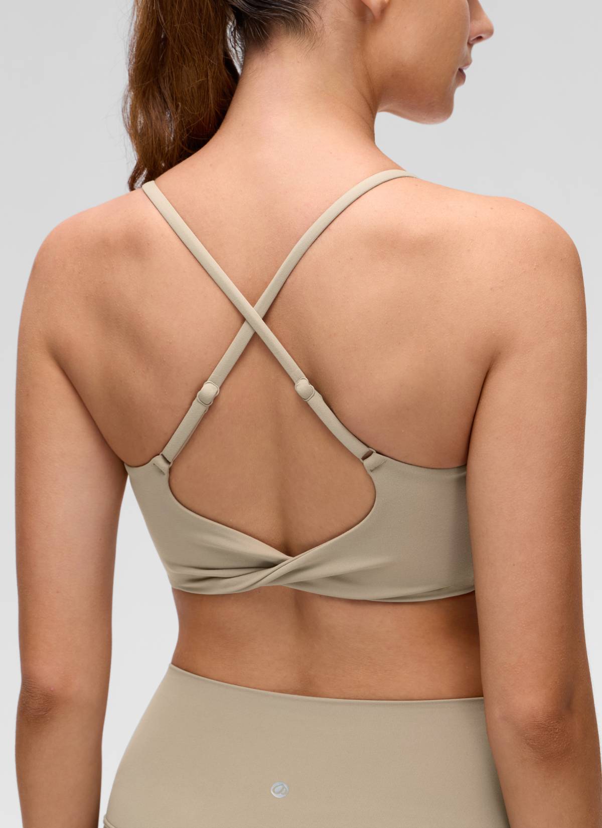 CRZ YOGA Damen Butterluxe Verdrehter Criss-Cross-Rücken Sports BHs Eiche