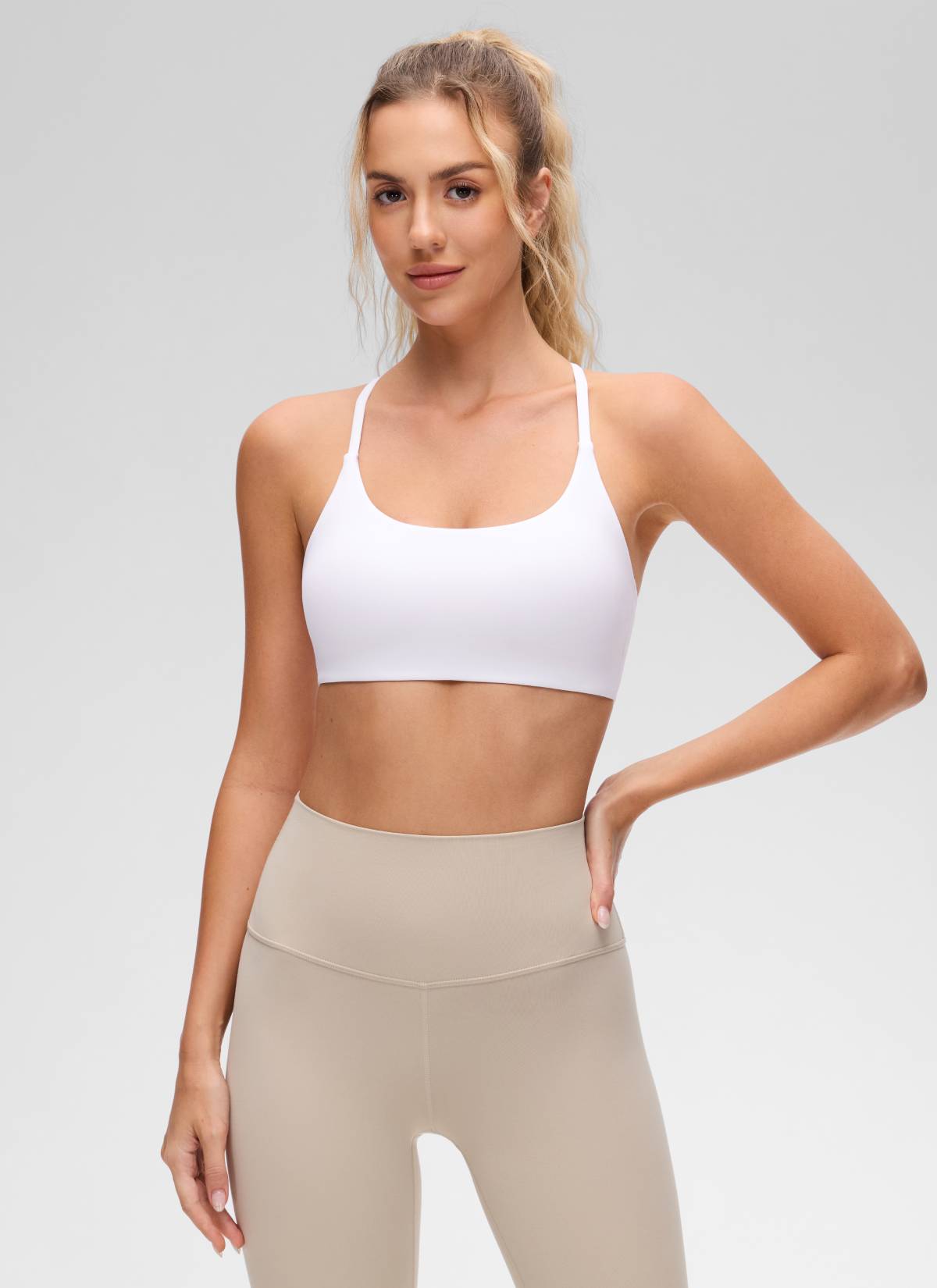 CRZ YOGA Damen Butterluxe Verdrehter Criss-Cross-Rücken Sports BHs Weiss