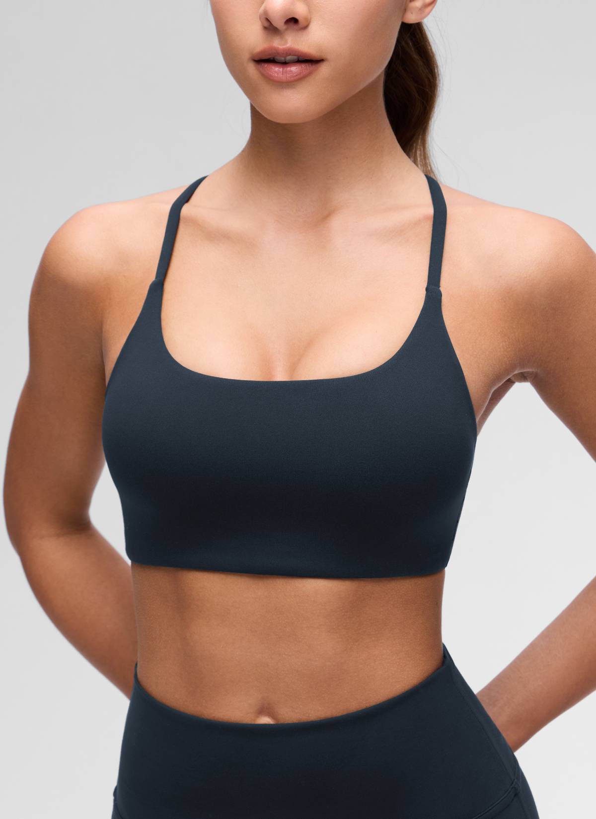 CRZ YOGA Damen Butterluxe Verdrehter Criss-Cross-Rücken Sports BHs Echte Marine