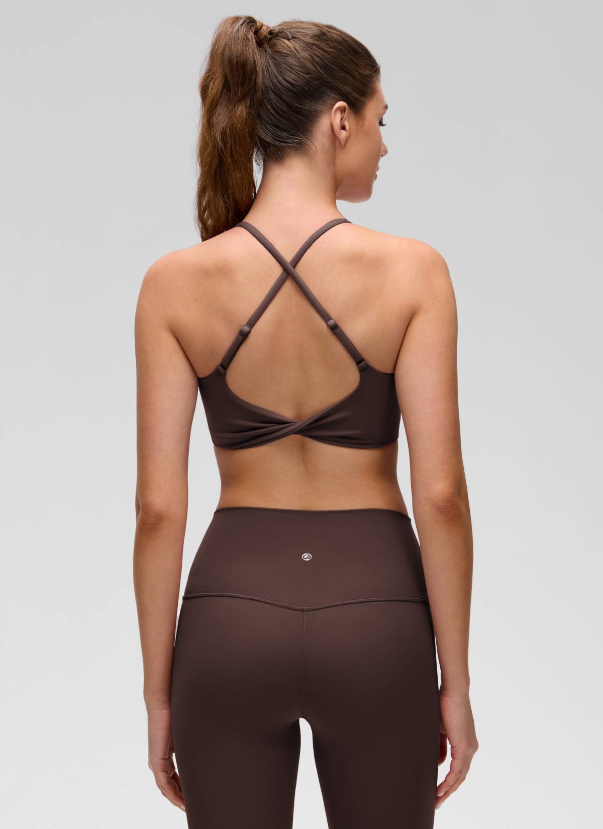 CRZ YOGA Damen Butterluxe Verdrehter Criss-Cross-Rücken Sports BHs Heißes Fudge-Brown