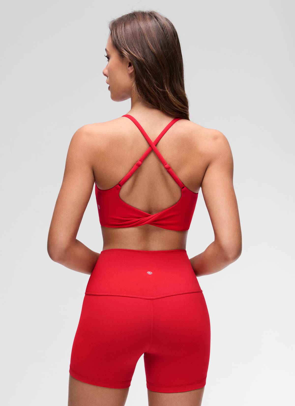 CRZ YOGA Damen Butterluxe Verdrehter Criss-Cross-Rücken Sports BHs Aurora Rot