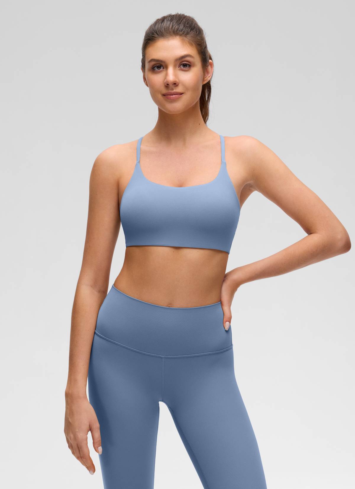 CRZ YOGA Damen Butterluxe Verdrehter Criss-Cross-Rücken Sports BHs Gewaschener Denim