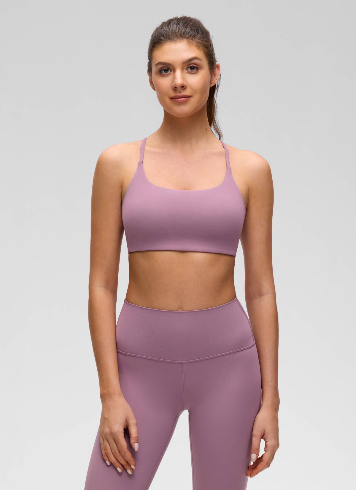 CRZ YOGA Damen Butterluxe Verdrehter Criss-Cross-Rücken Sports BHs Lavendel Hell