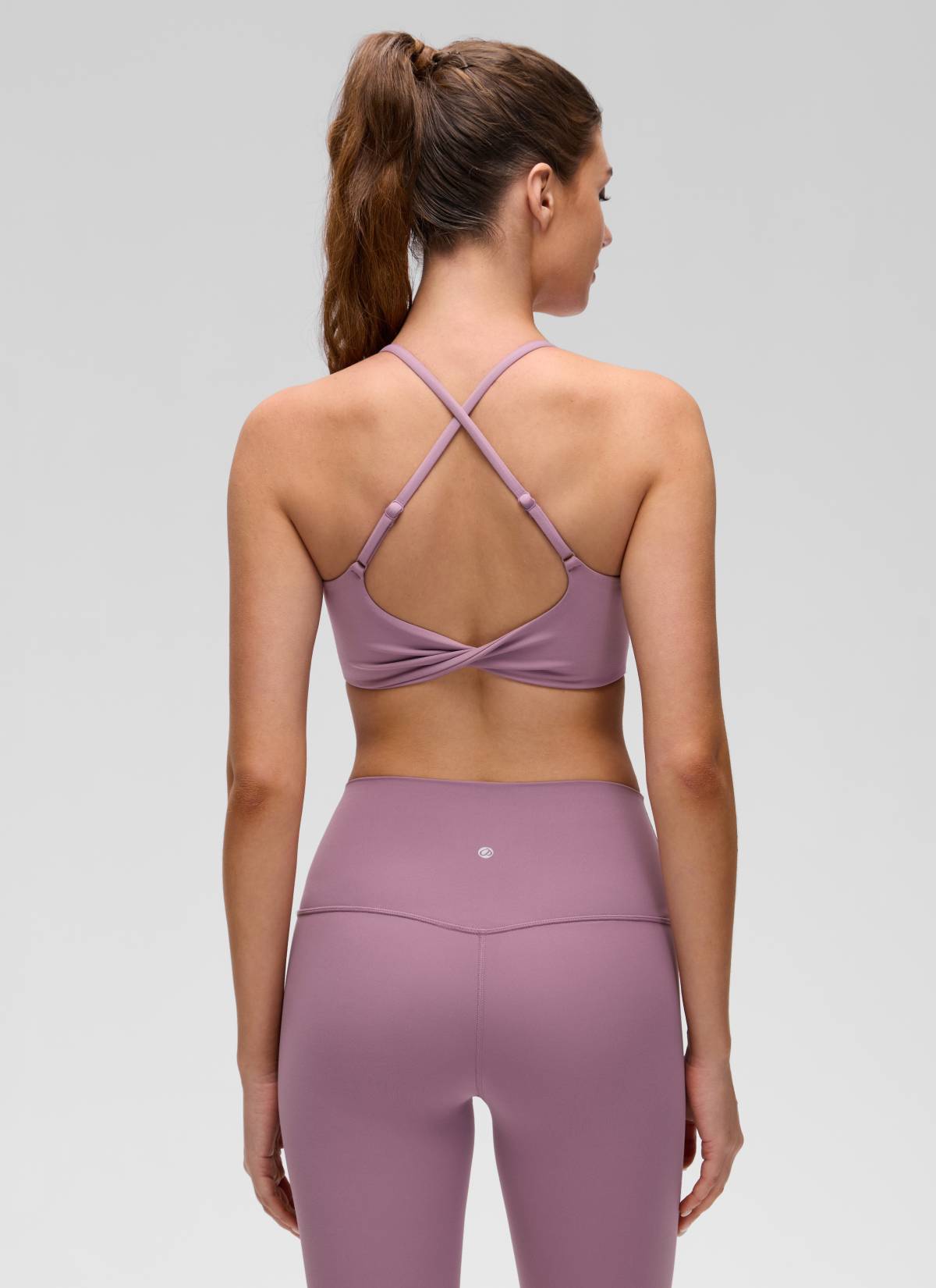CRZ YOGA Damen Butterluxe Verdrehter Criss-Cross-Rücken Sports BHs Lavendel Hell