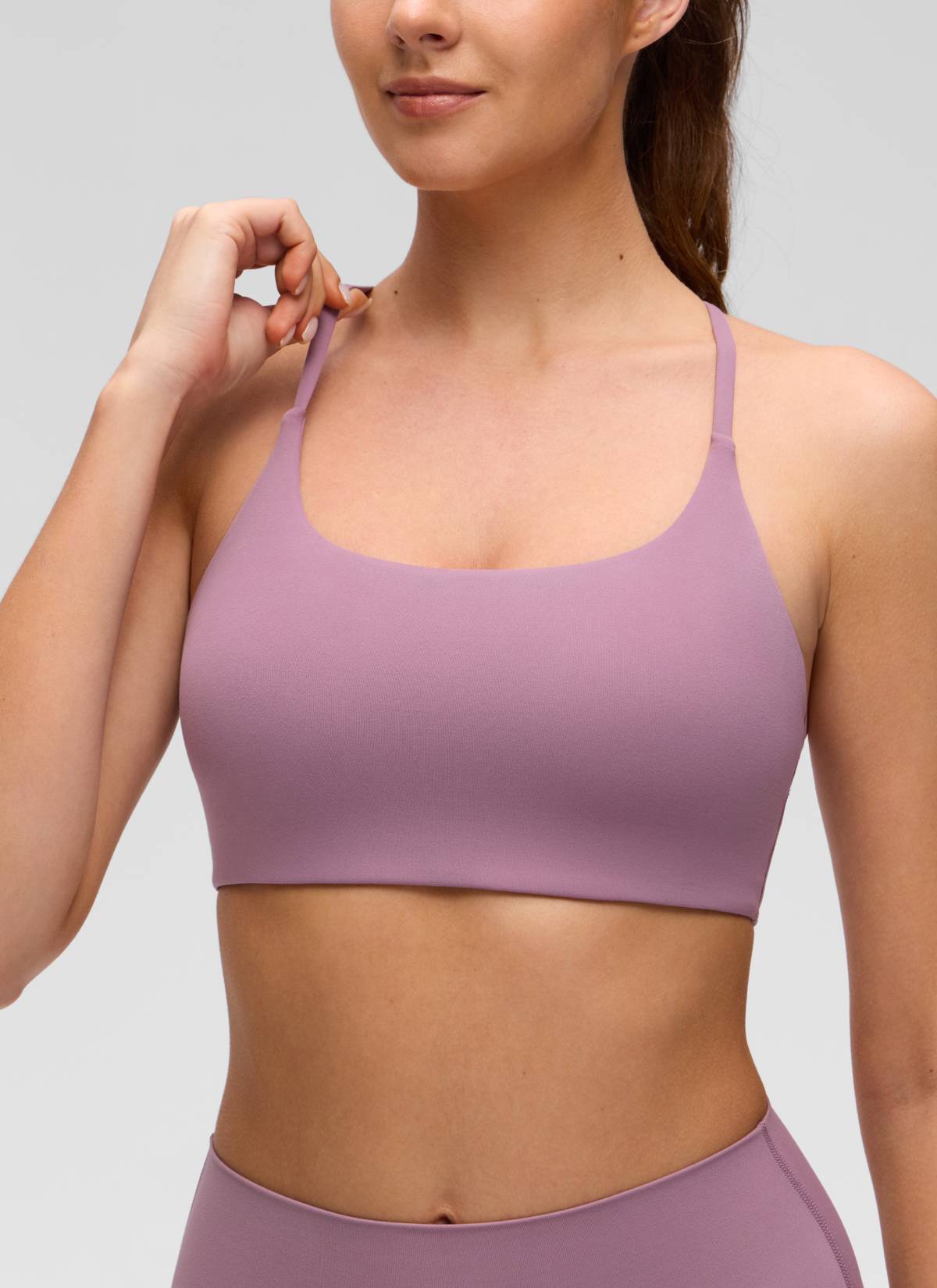 CRZ YOGA Damen Butterluxe Verdrehter Criss-Cross-Rücken Sports BHs Lavendel Hell