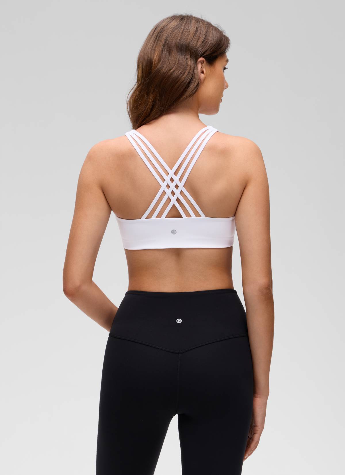 CRZ YOGA Women's Butterluxe Yoga V Neck Strappy Back Sports Bra Weiss