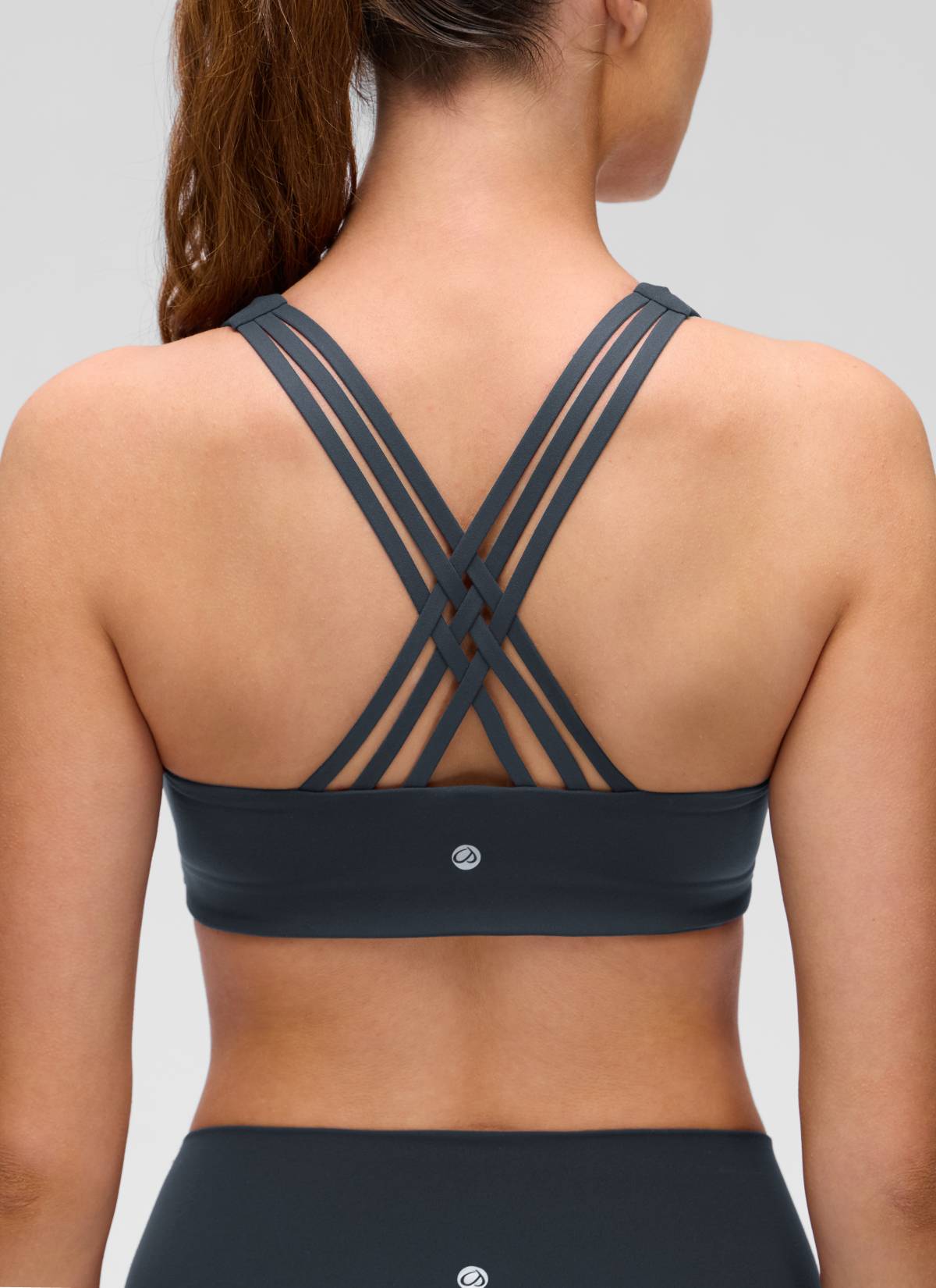 CRZ YOGA Women's Butterluxe Yoga V Neck Strappy Back Sports Bra Echte Marine