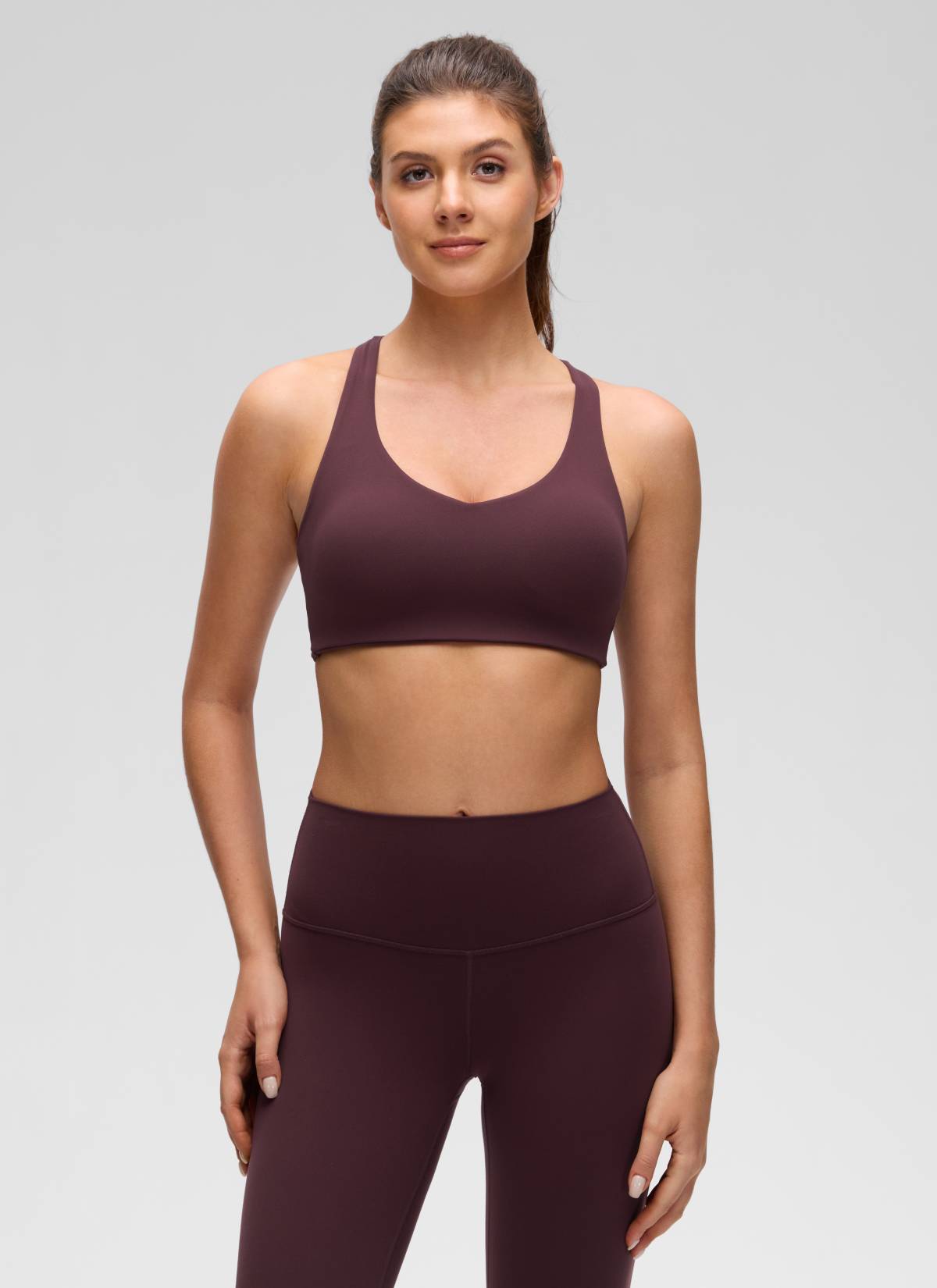 CRZ YOGA Women's Butterluxe Yoga V Neck Strappy Back Sports Bra Reife Pflaume