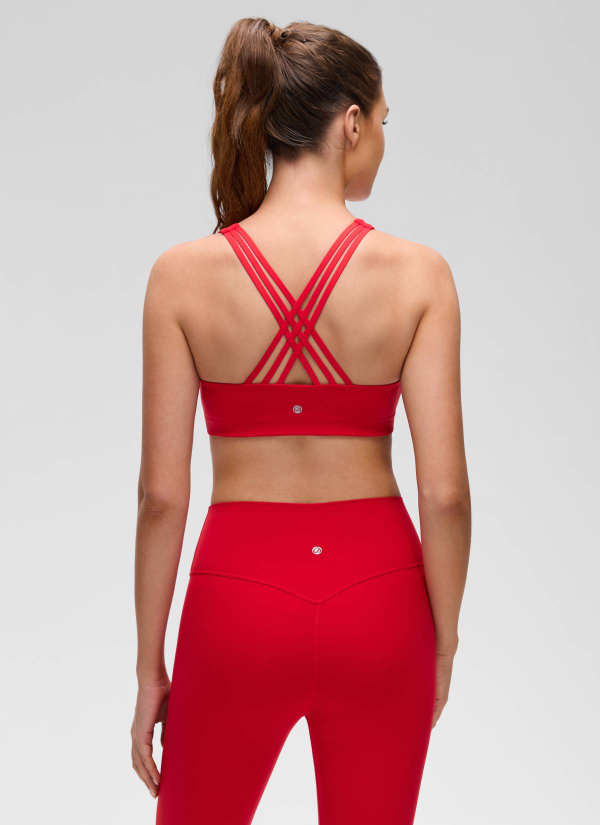 CRZ YOGA Women's Butterluxe Yoga V Neck Strappy Back Sports Bra Aurora Rot
