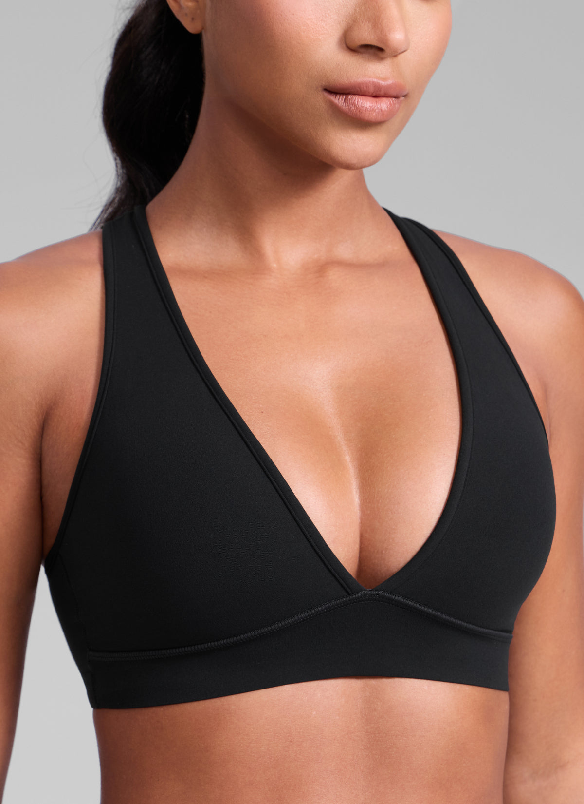 CRZ YOGA Damen Butterlift Tiefer V-Ausschnitt Breite Riemen Sports BHs Schwarz