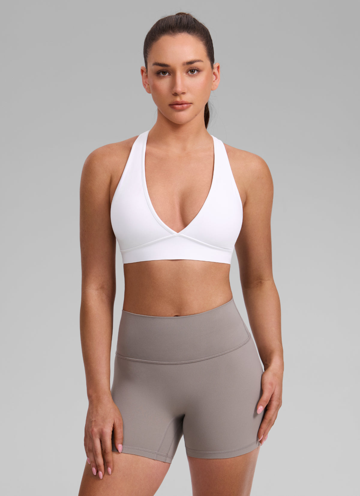 CRZ YOGA Damen Butterlift Tiefer V-Ausschnitt Breite Riemen Sports BHs Weiss