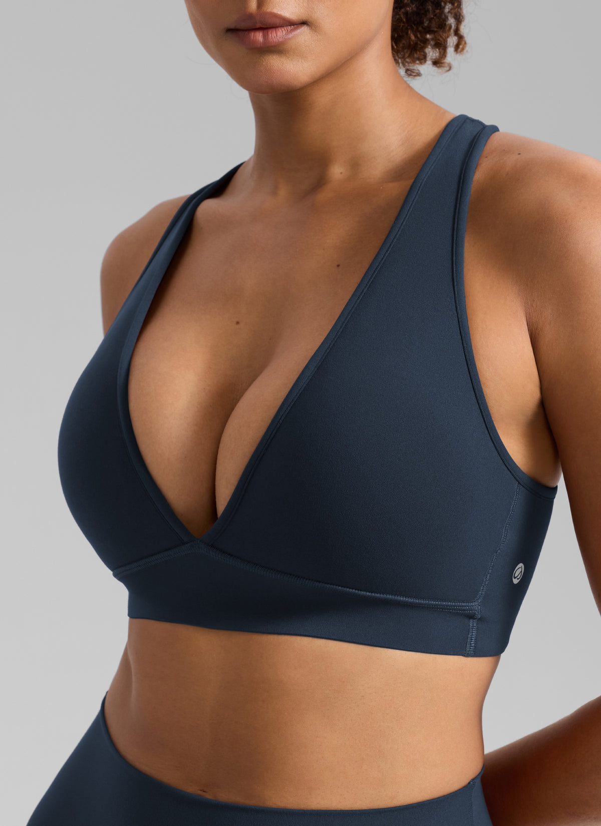 CRZ YOGA Damen Butterlift Tiefer V-Ausschnitt Breite Riemen Sports BHs Echte Marine @model_info:Barbara