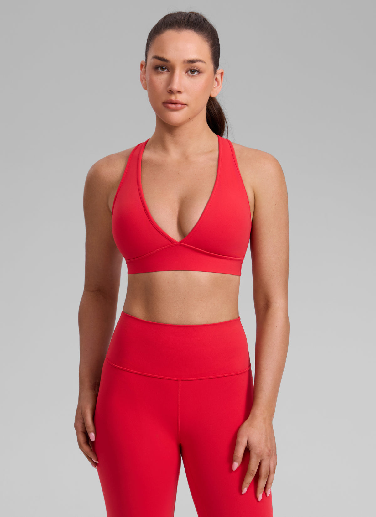 CRZ YOGA Damen Butterlift Tiefer V-Ausschnitt Breite Riemen Sports BHs Aurora Rot