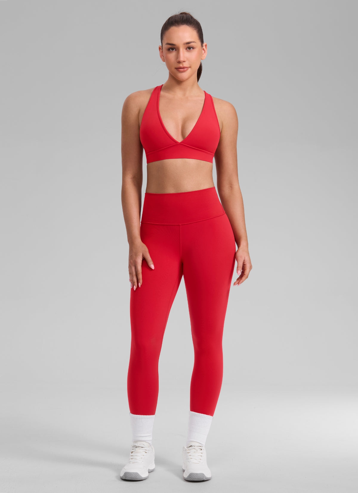 CRZ YOGA Damen Butterlift Tiefer V-Ausschnitt Breite Riemen Sports BHs Aurora Rot